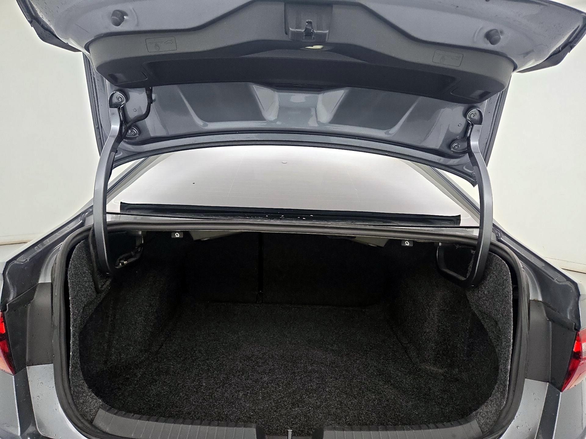 Thumbnail: 2019 Volkswagen Jetta - 20