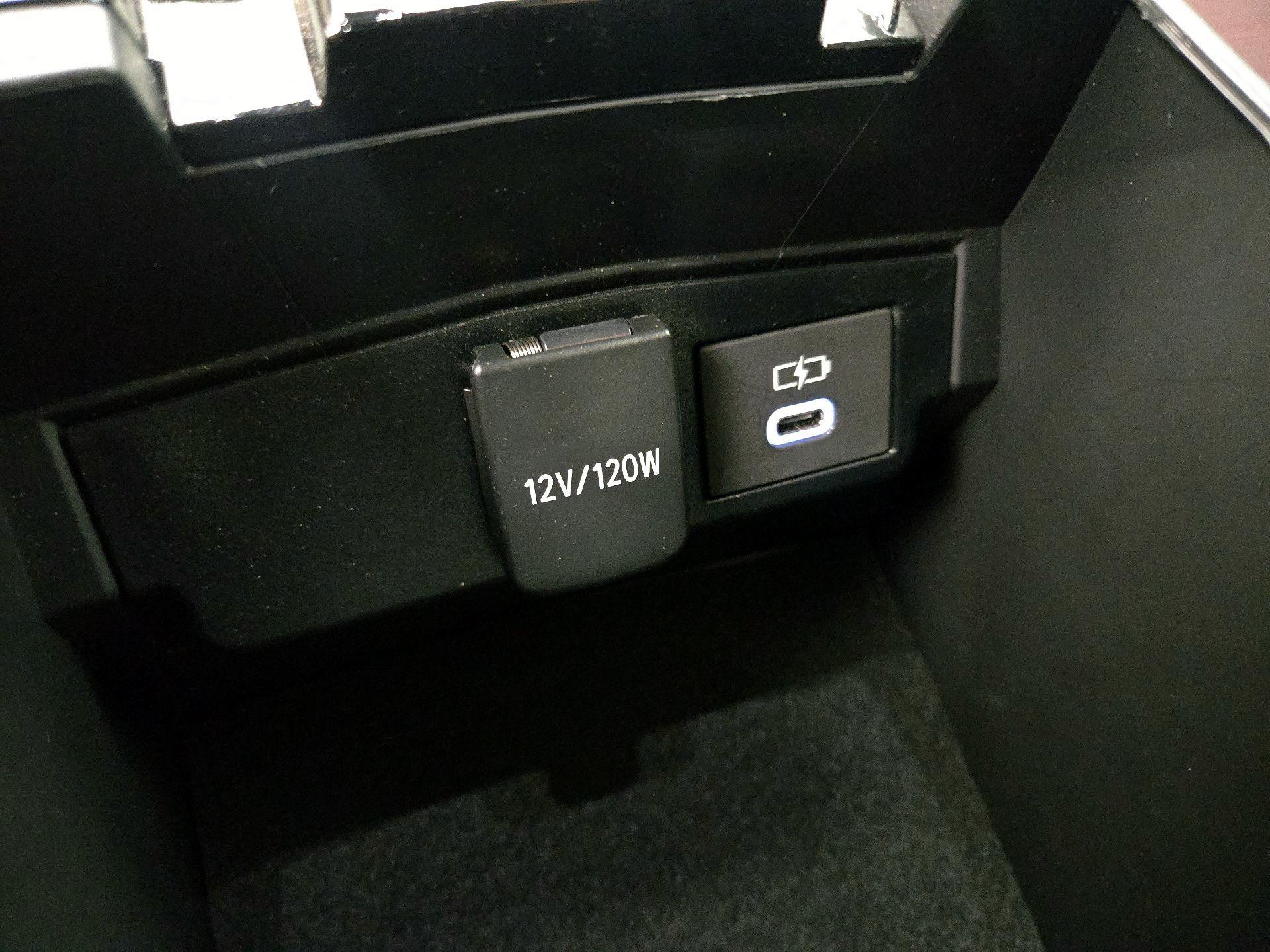 Thumbnail: 2025 Toyota Corolla - 18