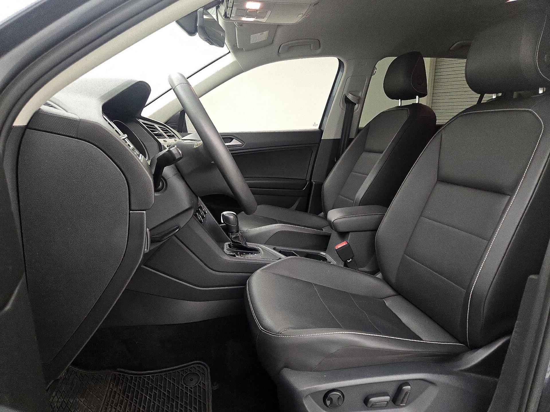 Thumbnail: 2021 Volkswagen Tiguan - 11