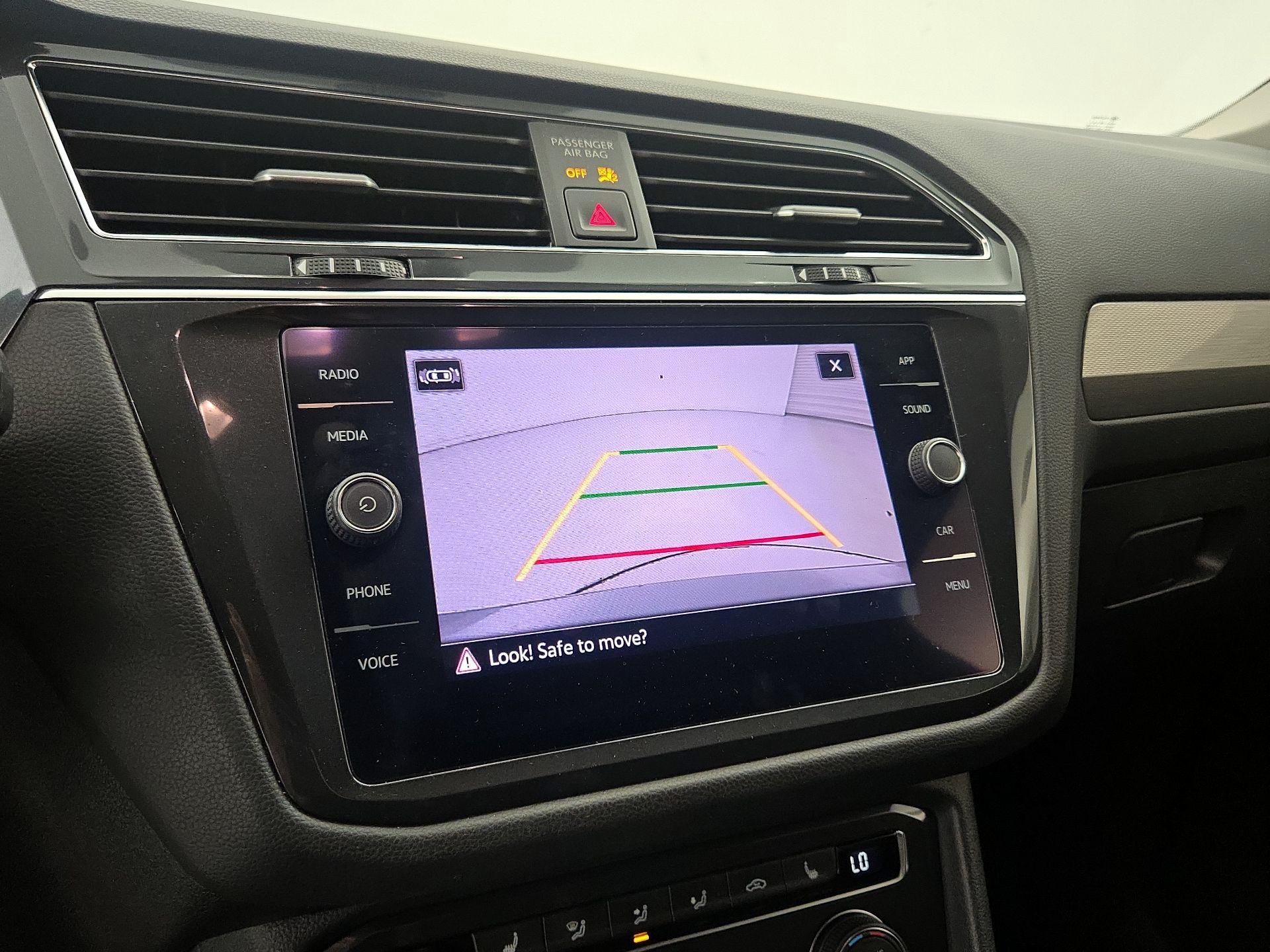 Thumbnail: 2021 Volkswagen Tiguan - 14