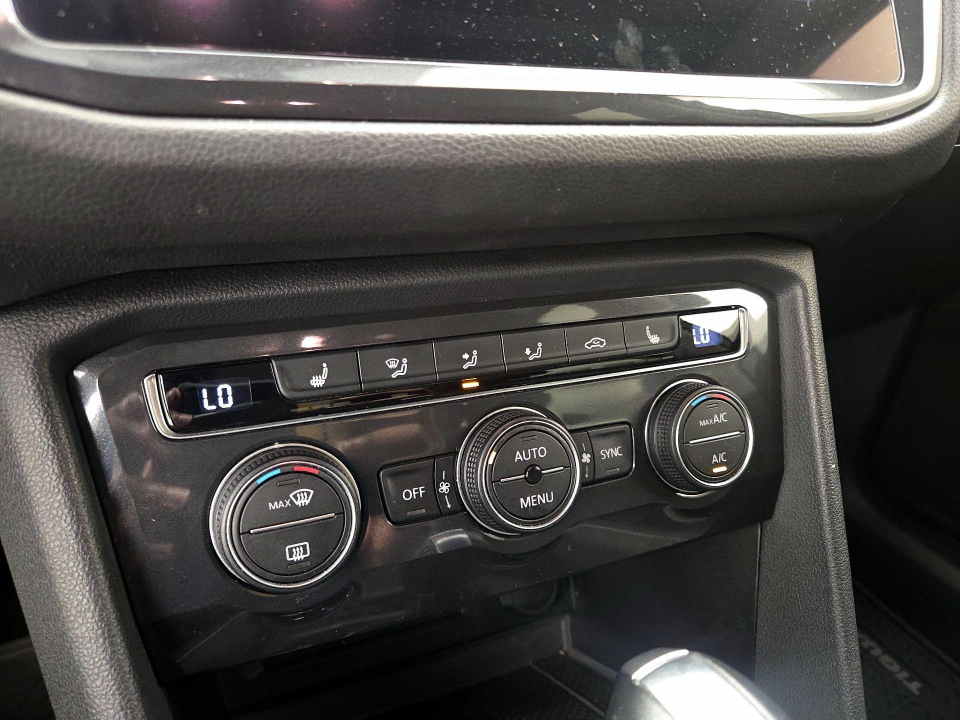 Thumbnail: 2021 Volkswagen Tiguan - 16