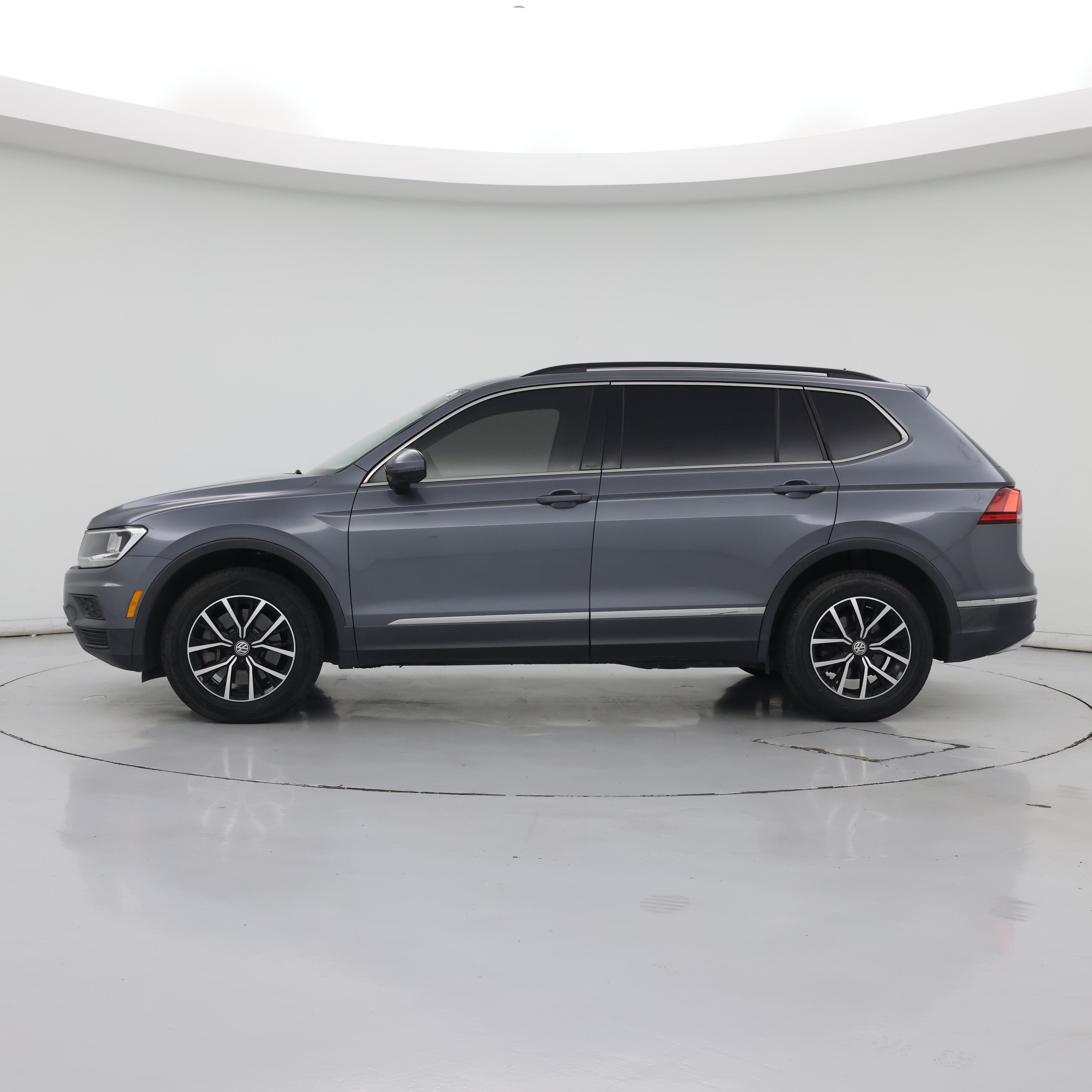 Thumbnail: 2021 Volkswagen Tiguan - 3