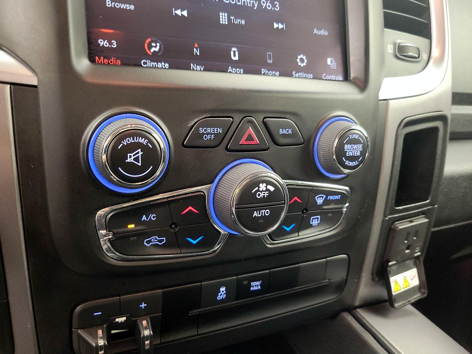 Thumbnail: 2023 RAM 1500 Classic - 16