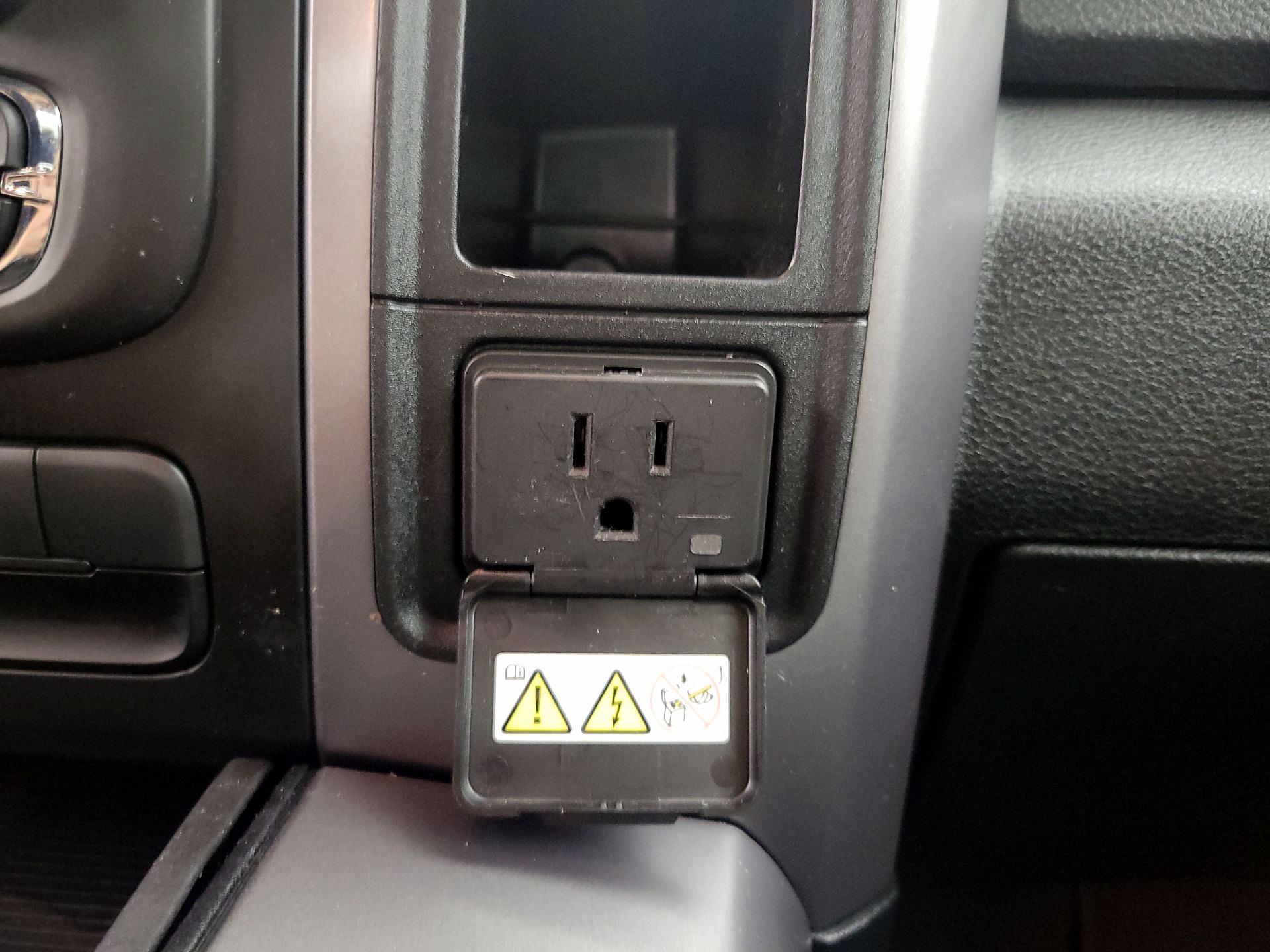 Thumbnail: 2023 RAM 1500 Classic - 18