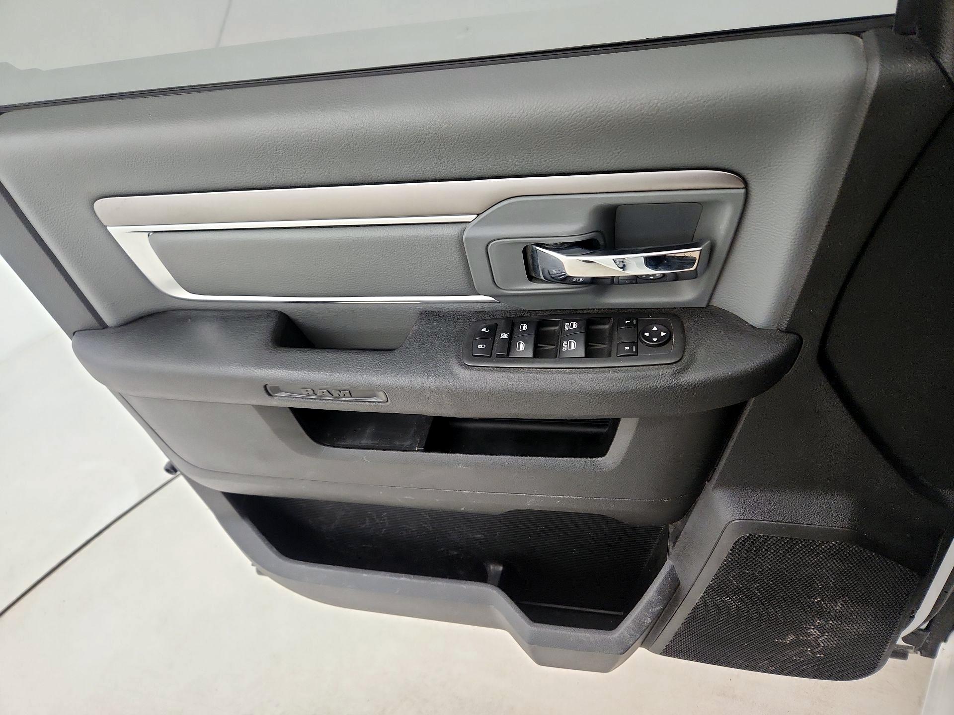 Thumbnail: 2023 RAM 1500 Classic - 12