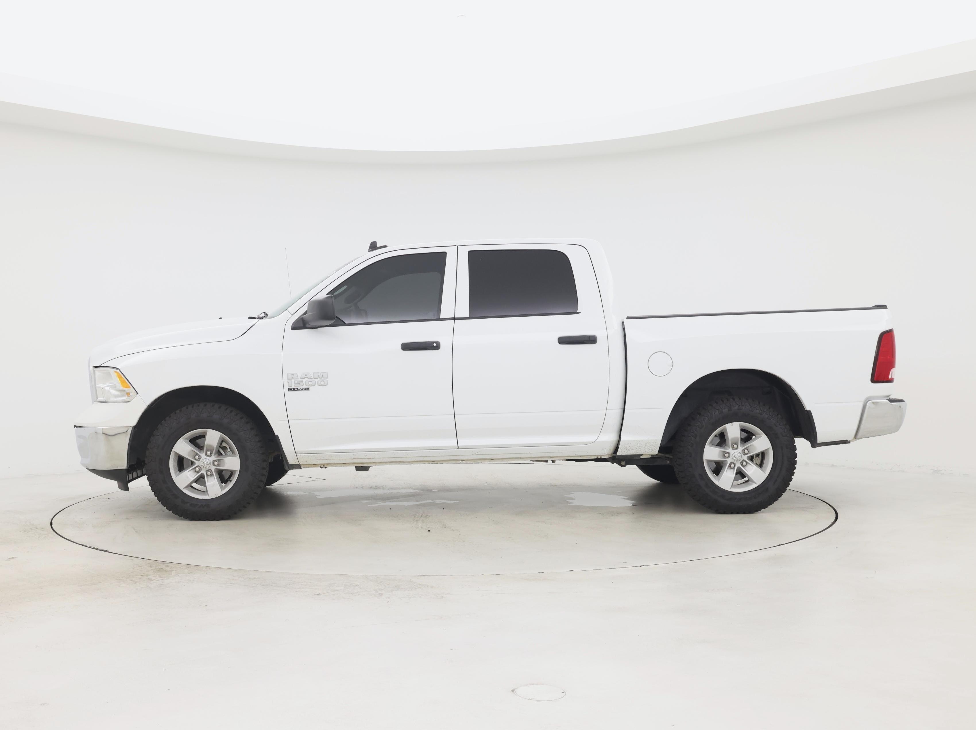 Thumbnail: 2023 RAM 1500 Classic - 3