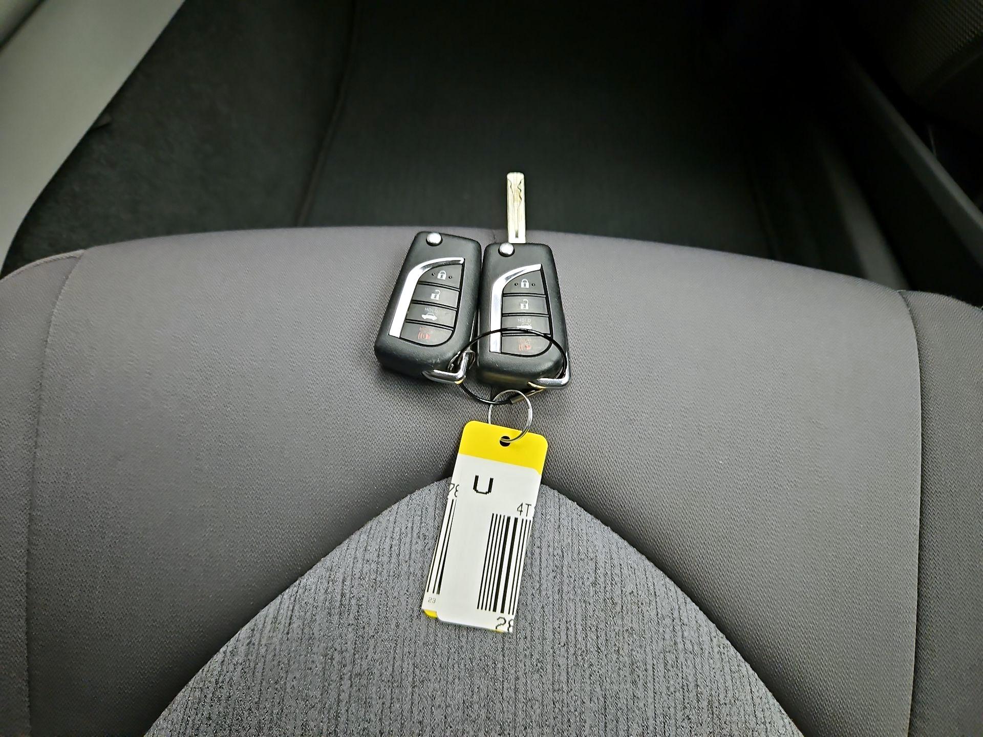 Thumbnail: 2023 Toyota Camry - 20