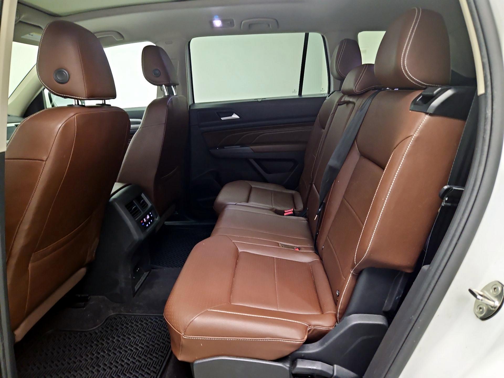 Thumbnail: 2021 Volkswagen Atlas - 17