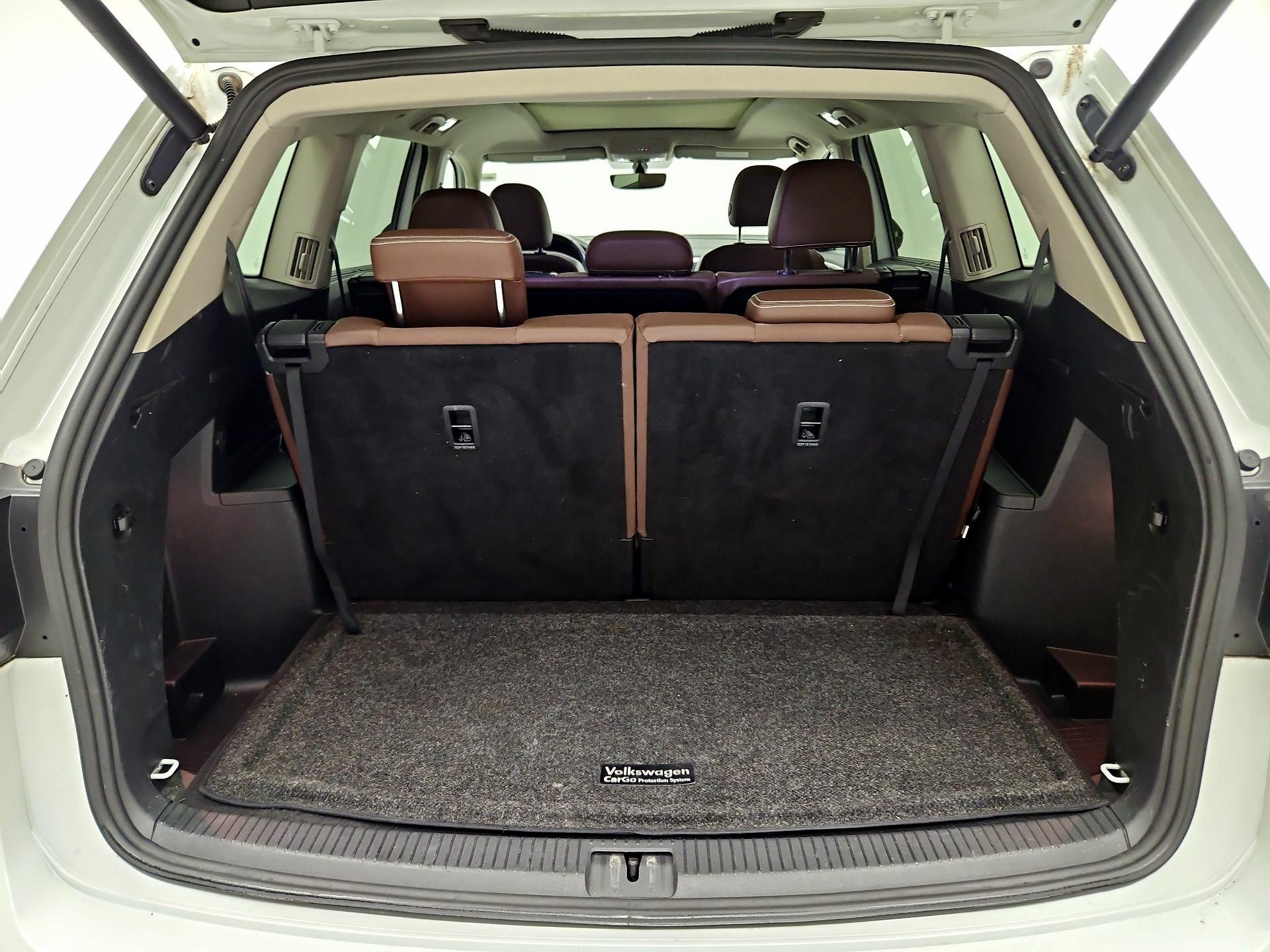 Thumbnail: 2021 Volkswagen Atlas - 18