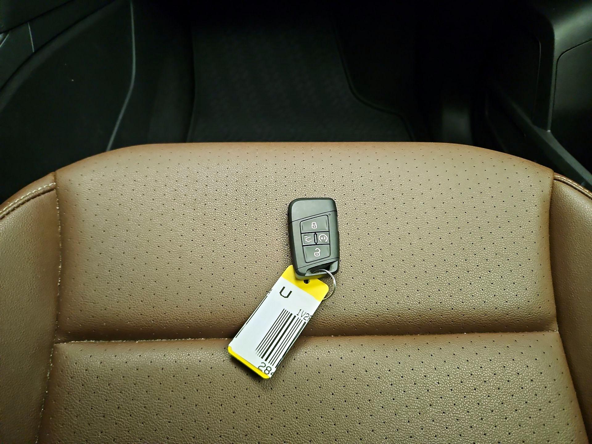 Thumbnail: 2021 Volkswagen Atlas - 20