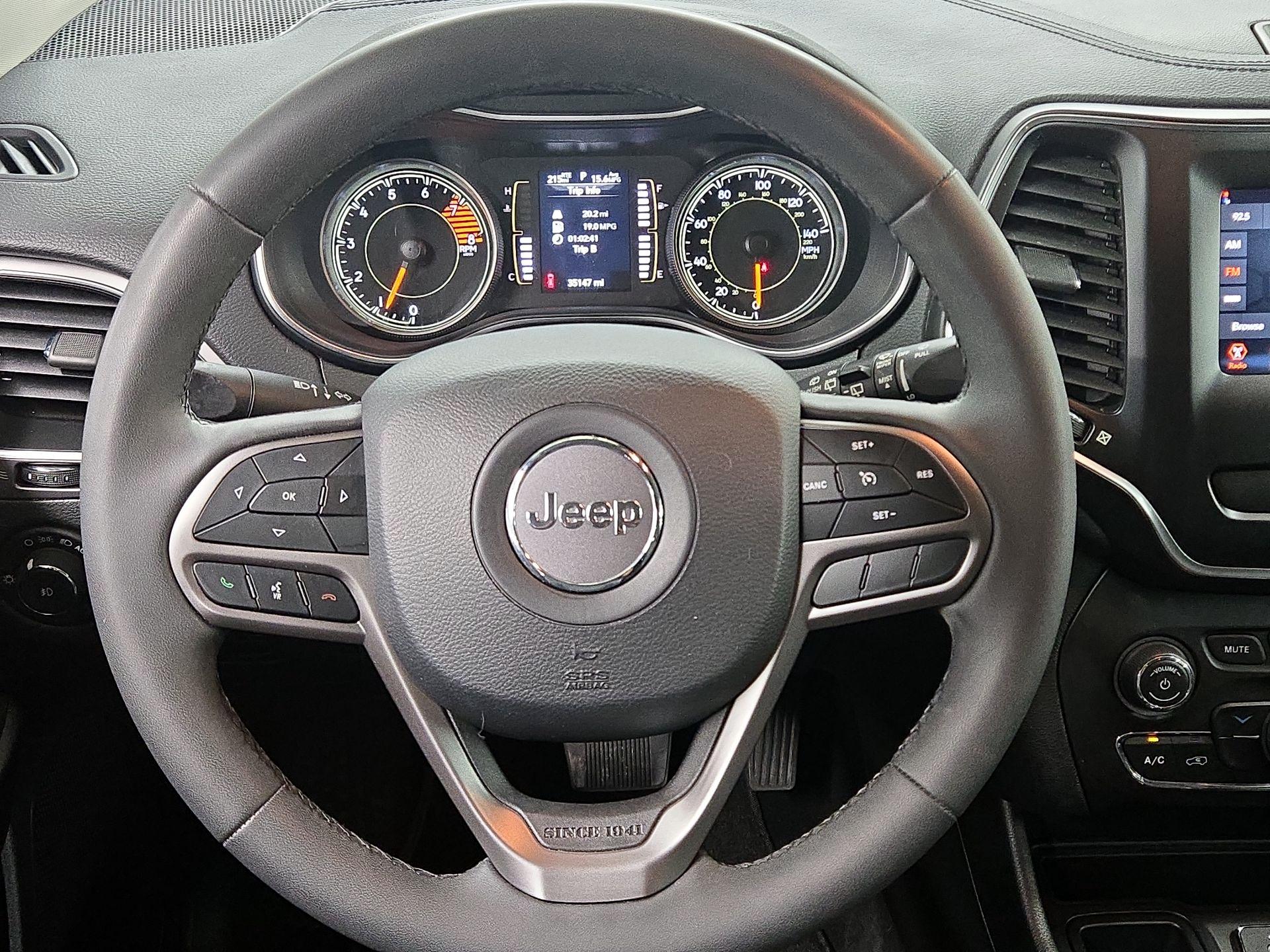 Thumbnail: 2021 Jeep Cherokee - 10