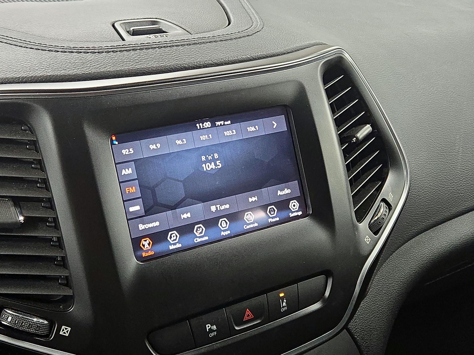 Thumbnail: 2021 Jeep Cherokee - 13