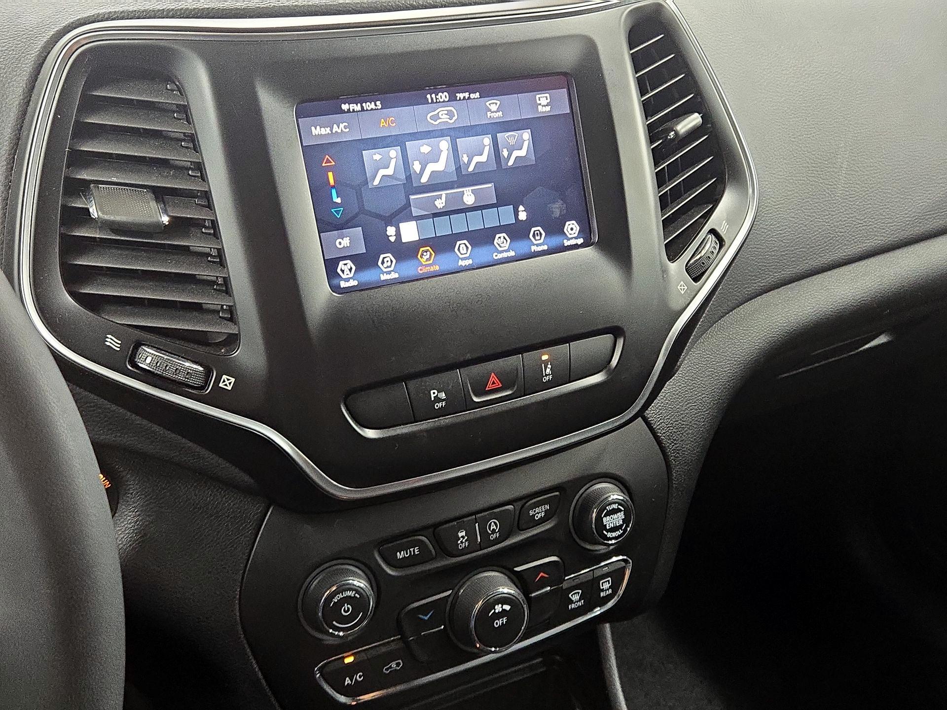 Thumbnail: 2021 Jeep Cherokee - 14