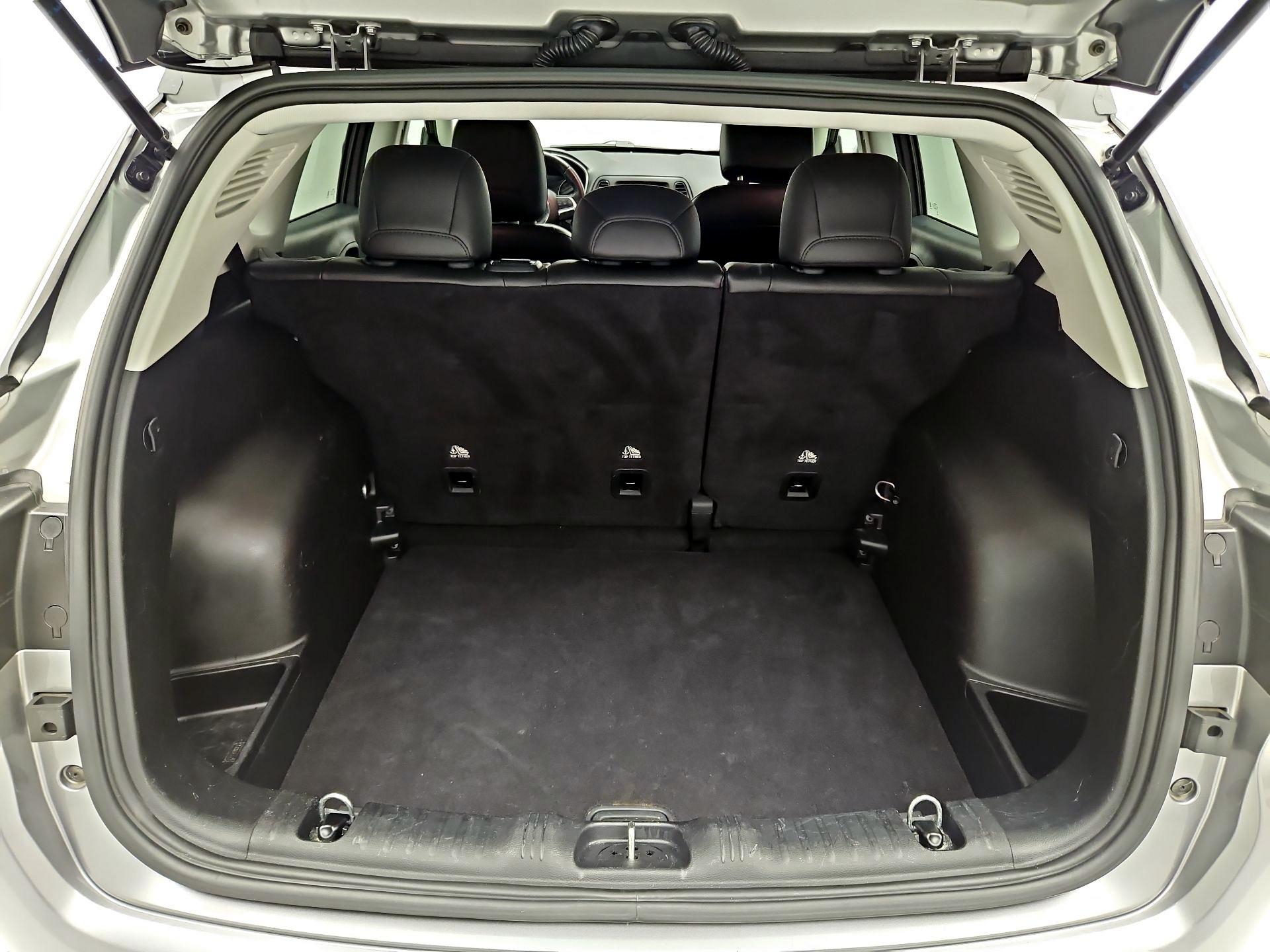 Thumbnail: 2020 Jeep Compass - 18