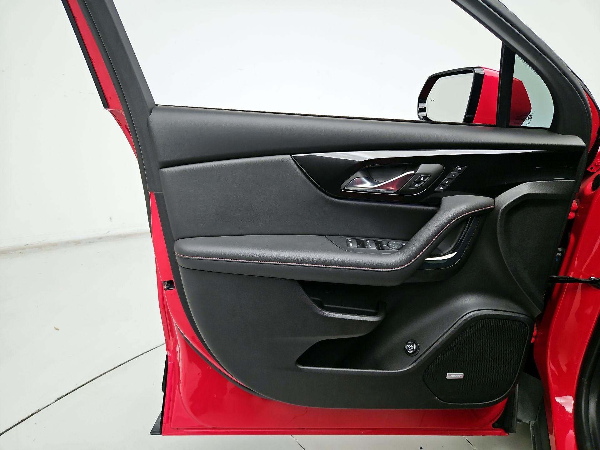 Thumbnail: 2023 Chevrolet Blazer - 12