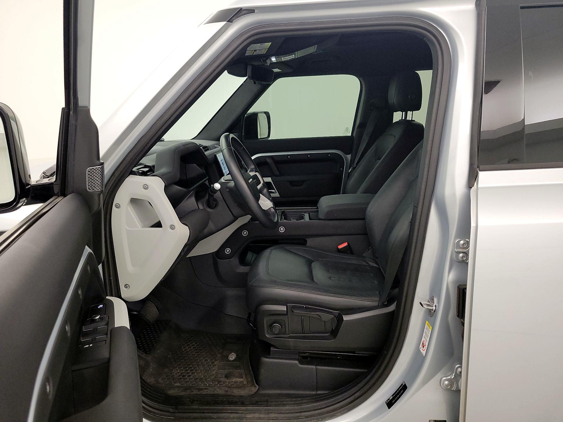 Thumbnail: 2022 Land Rover Defender - 11