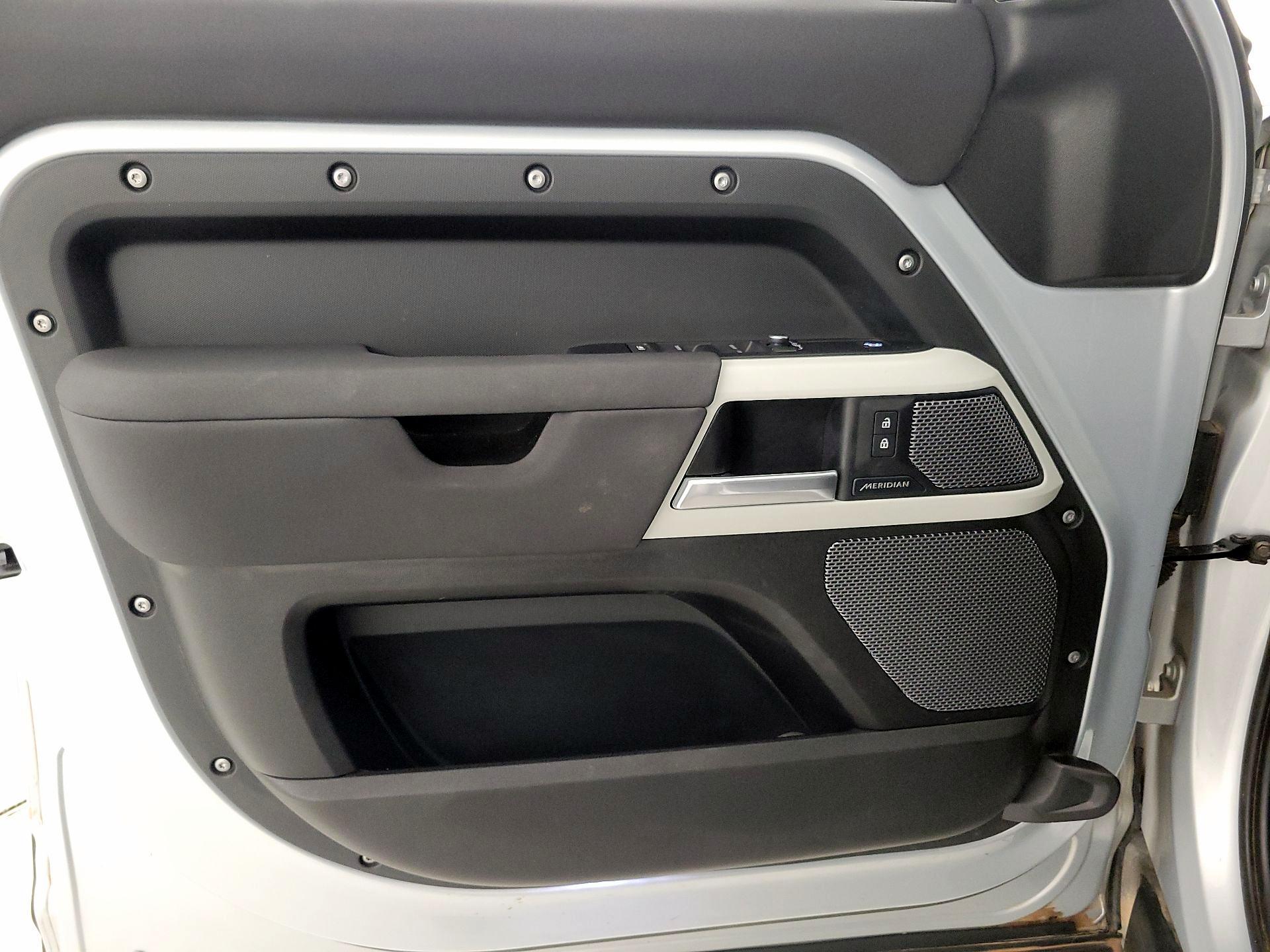 Thumbnail: 2022 Land Rover Defender - 12