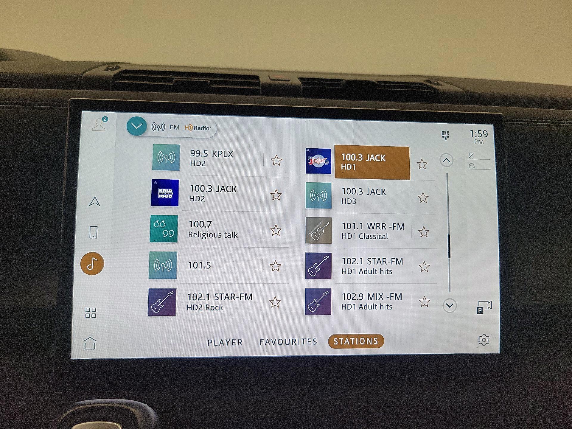 Thumbnail: 2022 Land Rover Defender - 15