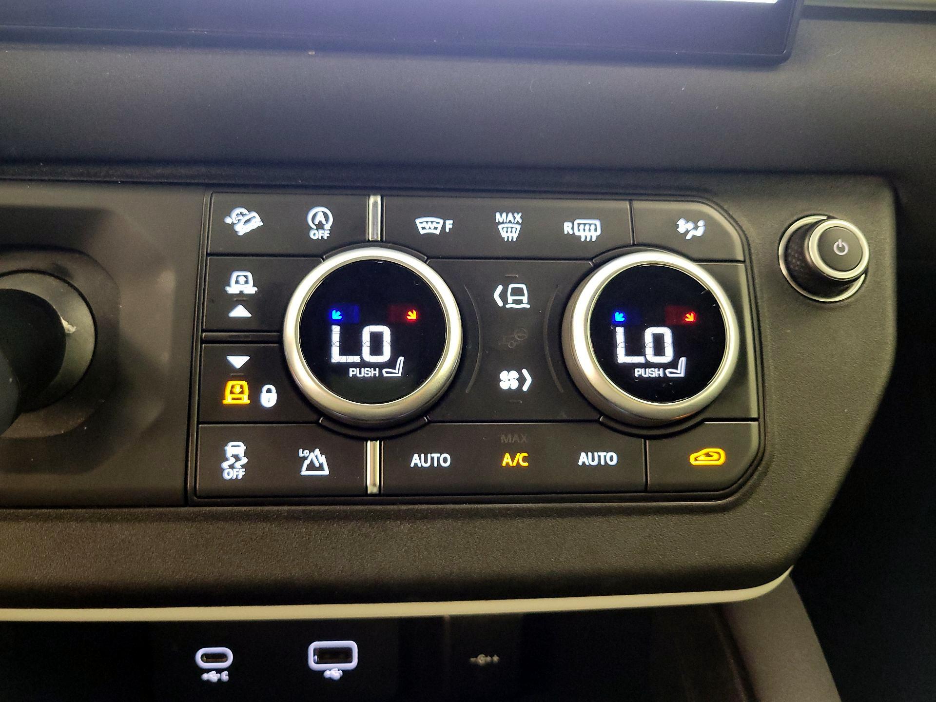 Thumbnail: 2022 Land Rover Defender - 16