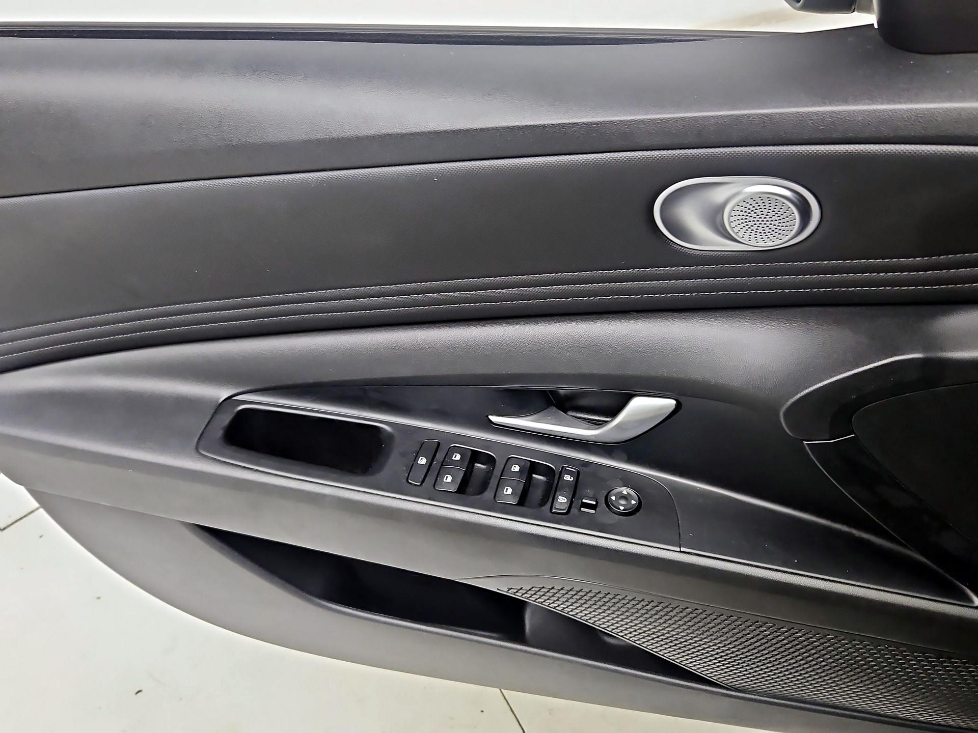 Thumbnail: 2023 Hyundai Elantra - 12