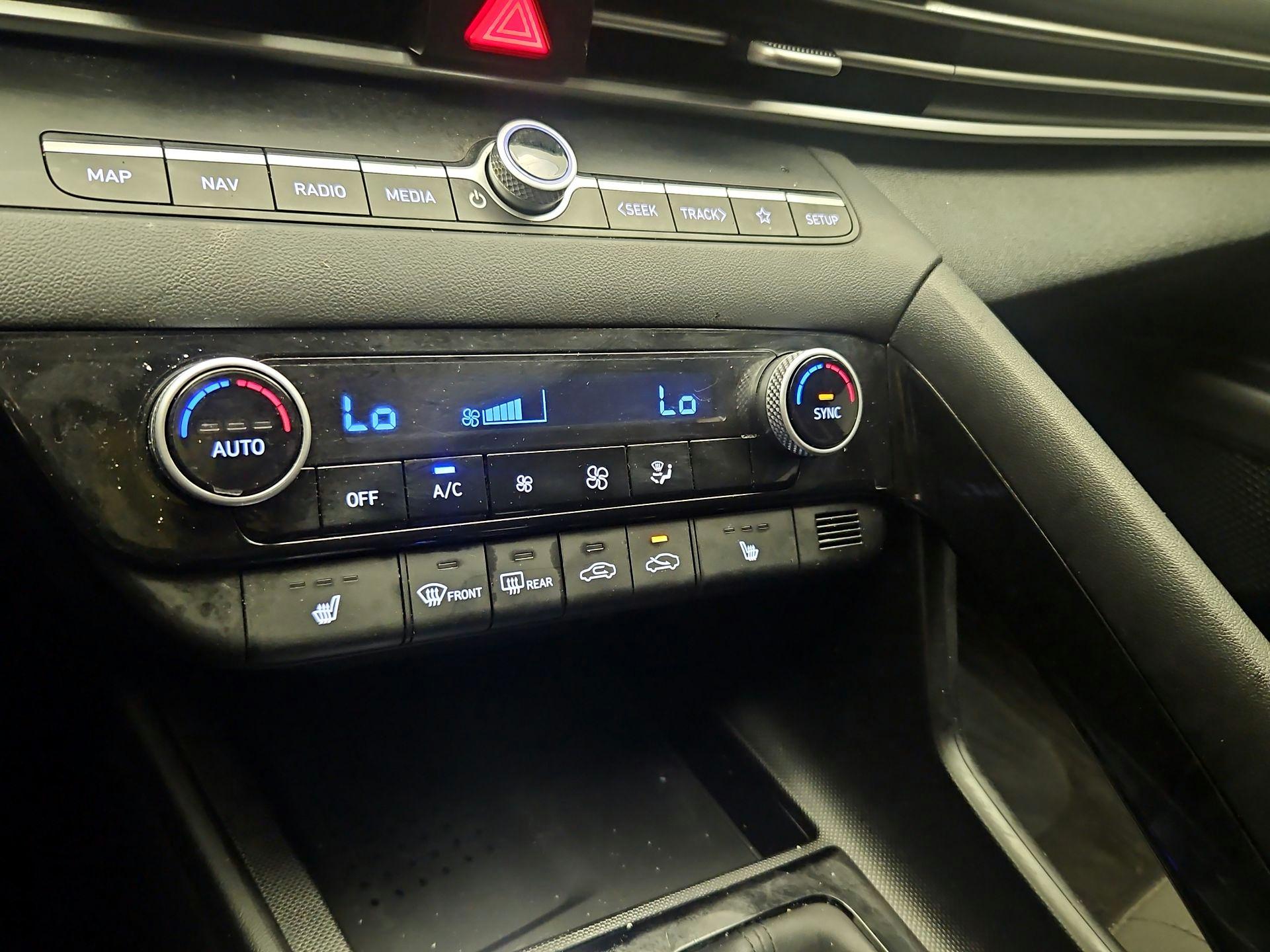 Thumbnail: 2023 Hyundai Elantra - 17