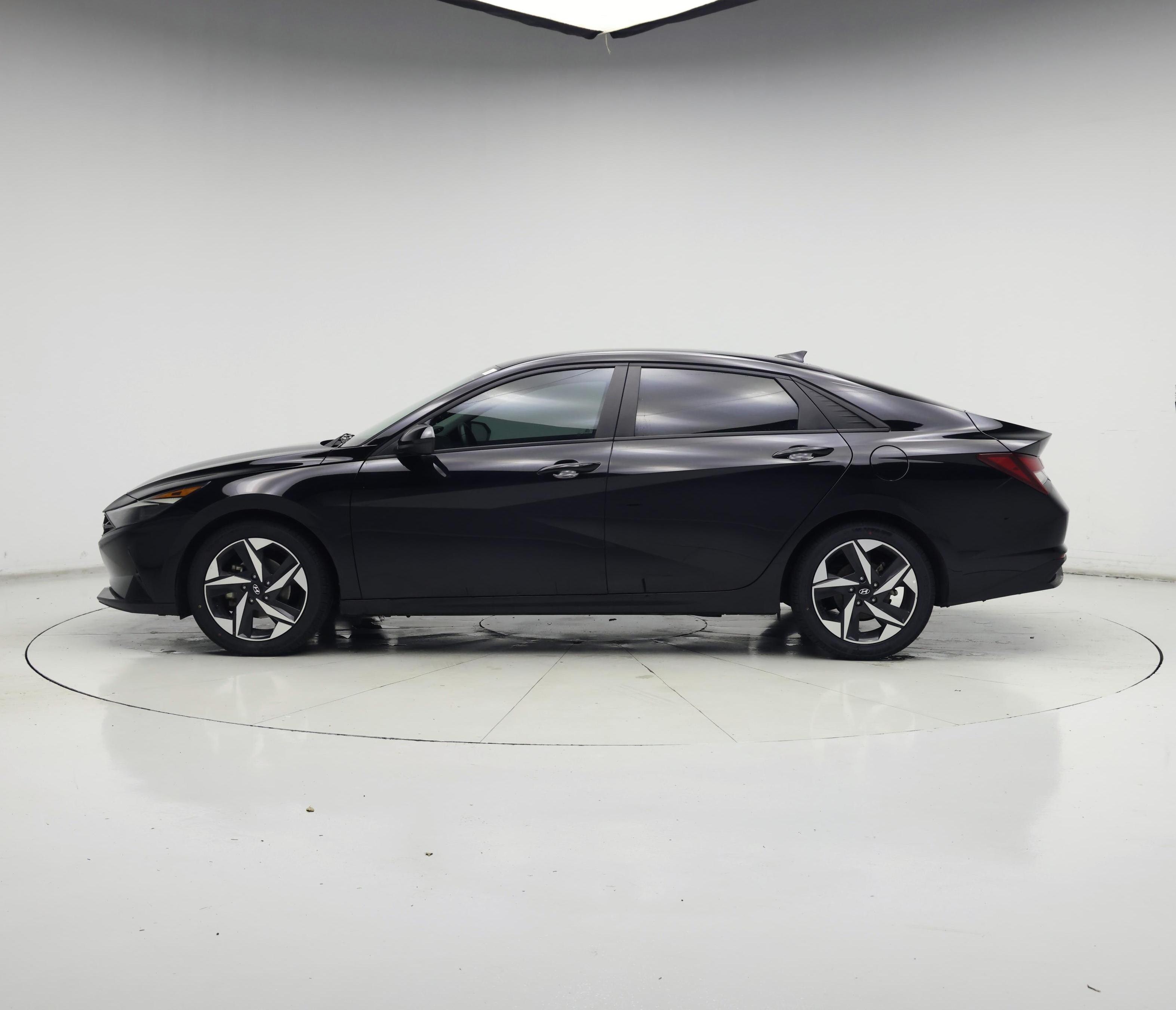 Thumbnail: 2023 Hyundai Elantra - 3