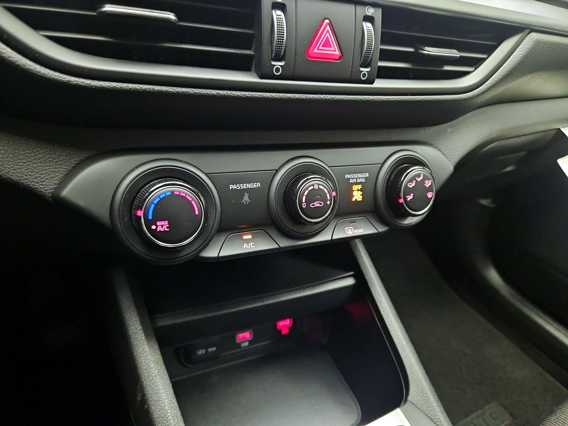 Thumbnail: 2024 Kia Forte - 16