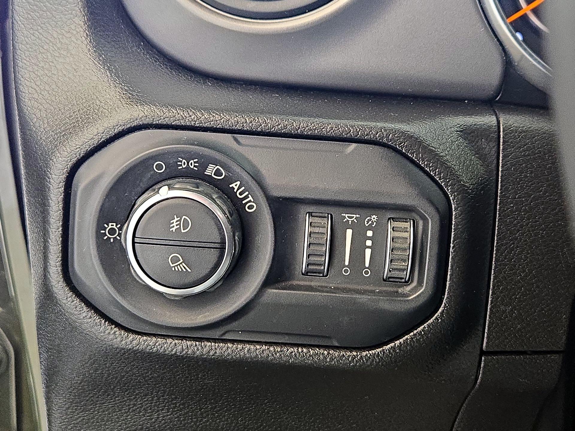 Thumbnail: 2022 Jeep Gladiator - 13