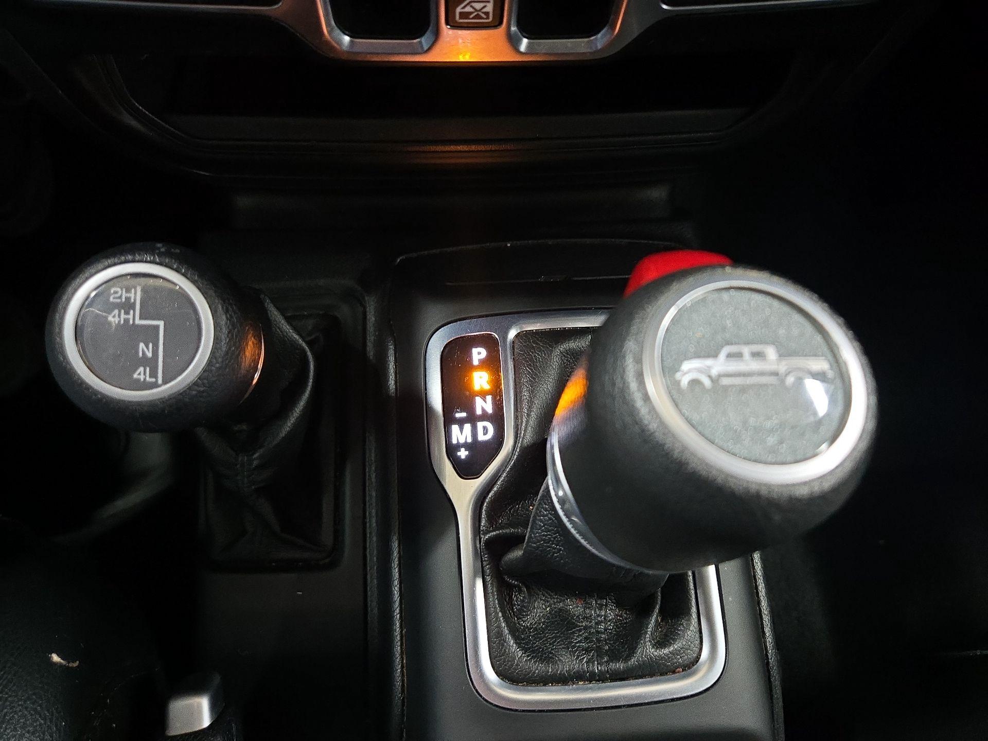 Thumbnail: 2022 Jeep Gladiator - 17