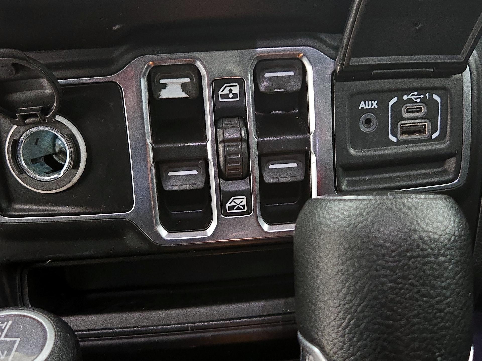 Thumbnail: 2022 Jeep Gladiator - 18