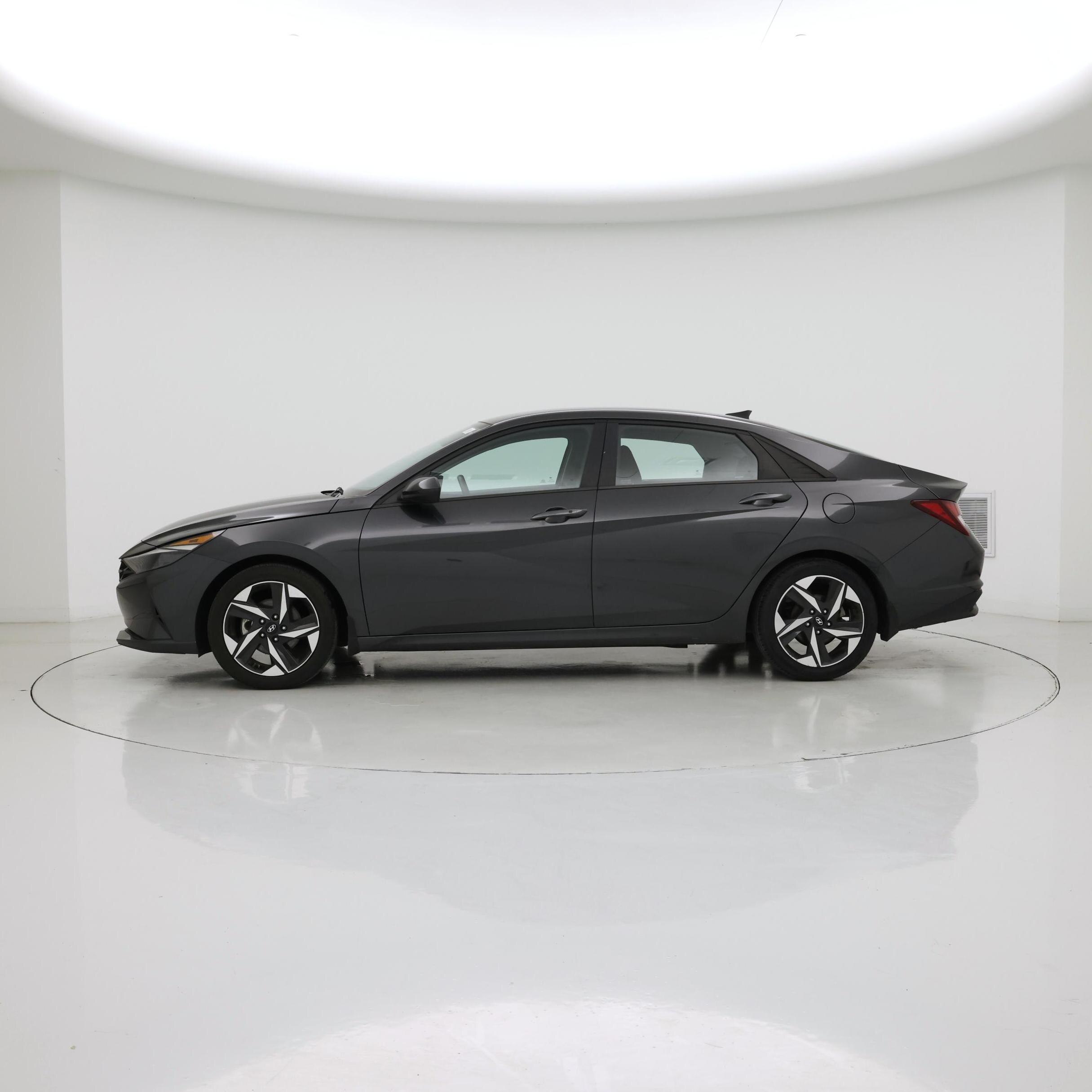 Thumbnail: 2023 Hyundai Elantra - 3