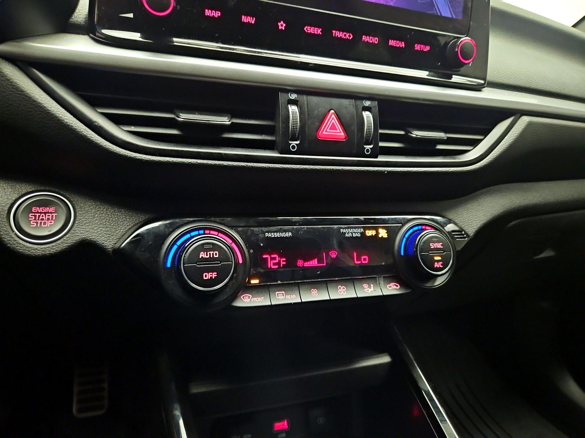 Thumbnail: 2024 Kia Forte - 16