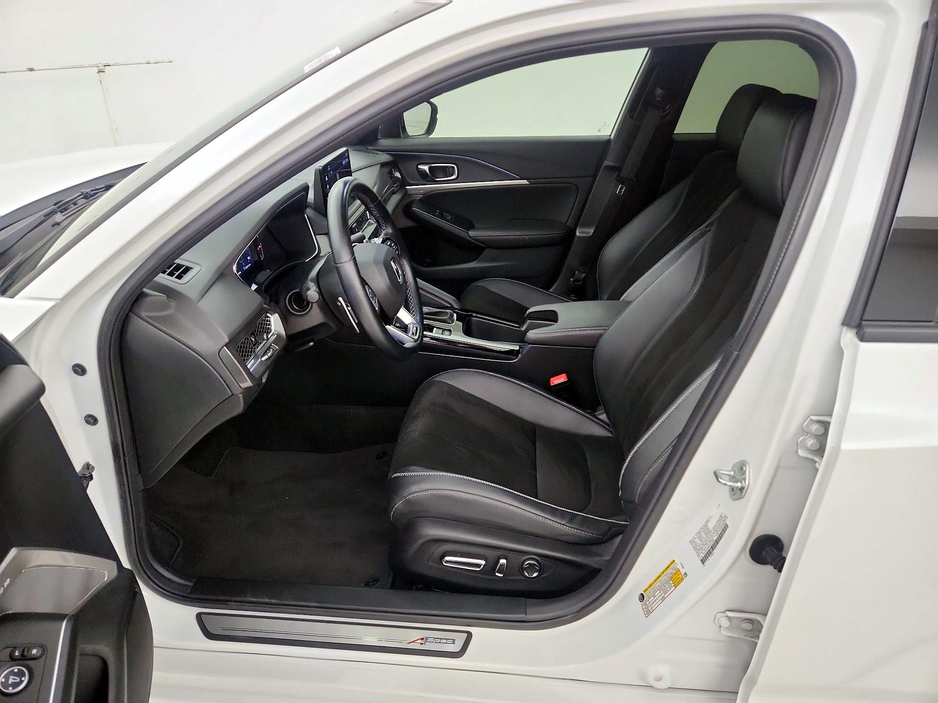 Thumbnail: 2023 Acura Integra - 9