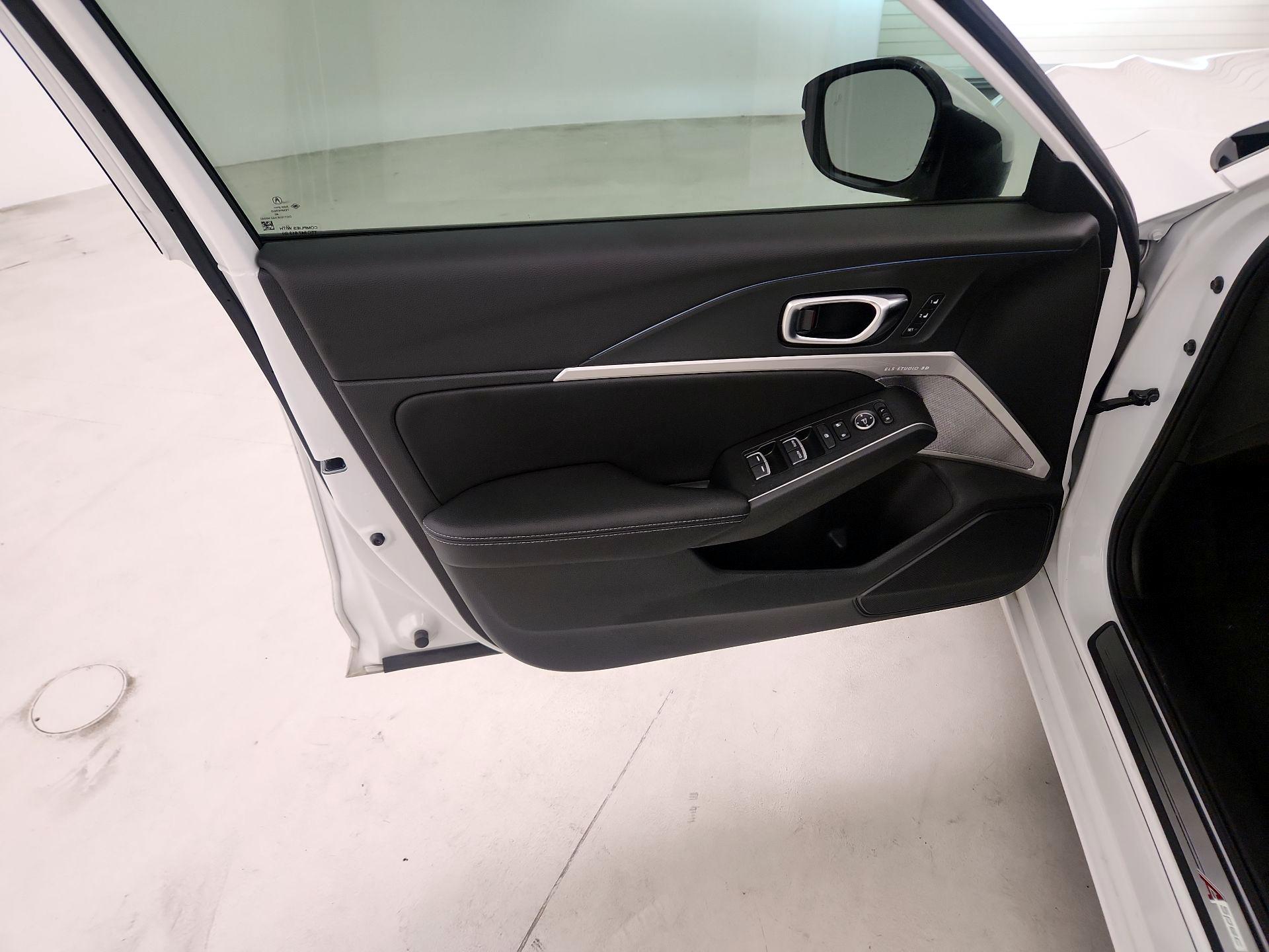 Thumbnail: 2023 Acura Integra - 10