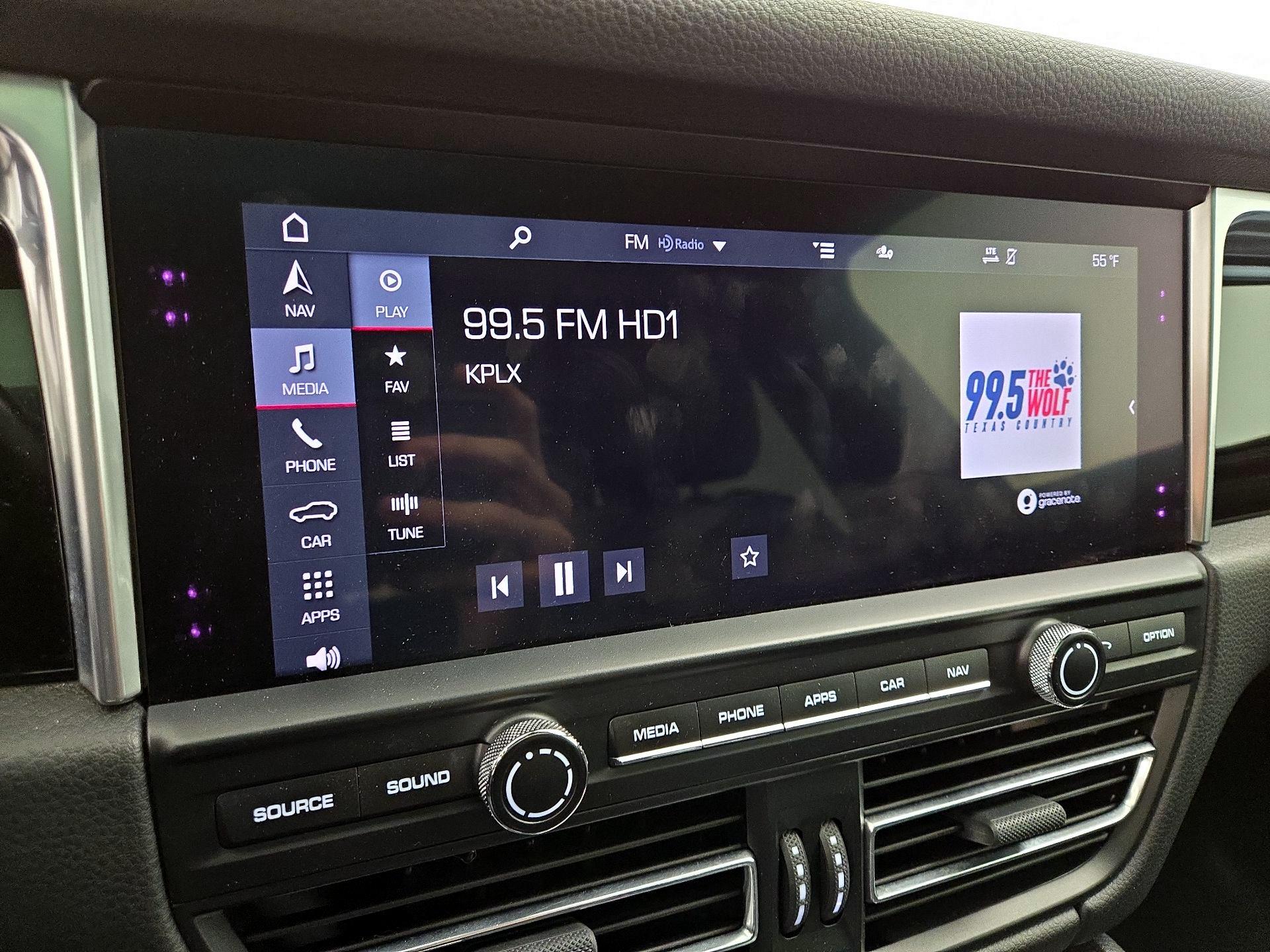 Thumbnail: 2021 Porsche Macan - 16