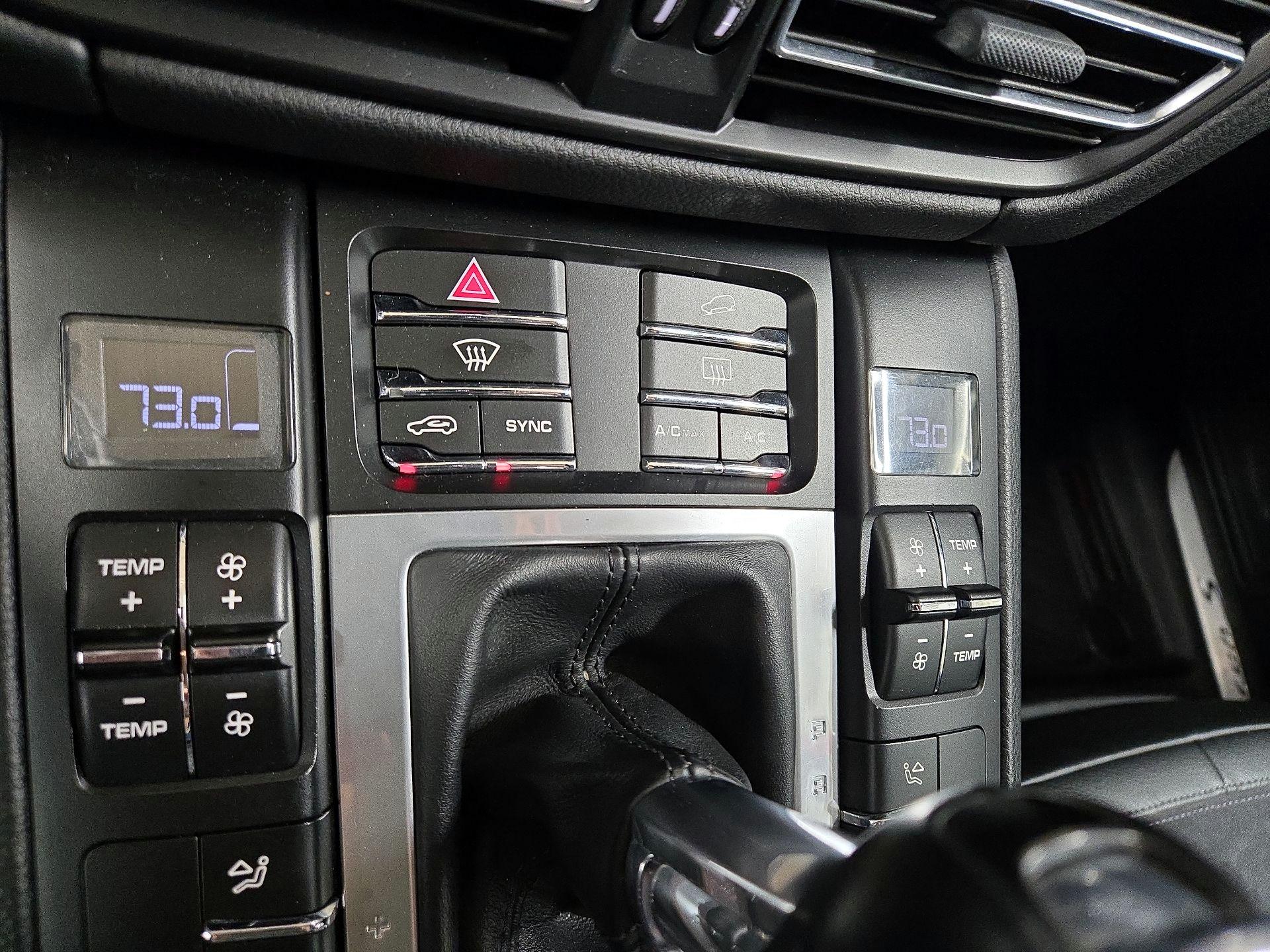 Thumbnail: 2021 Porsche Macan - 17