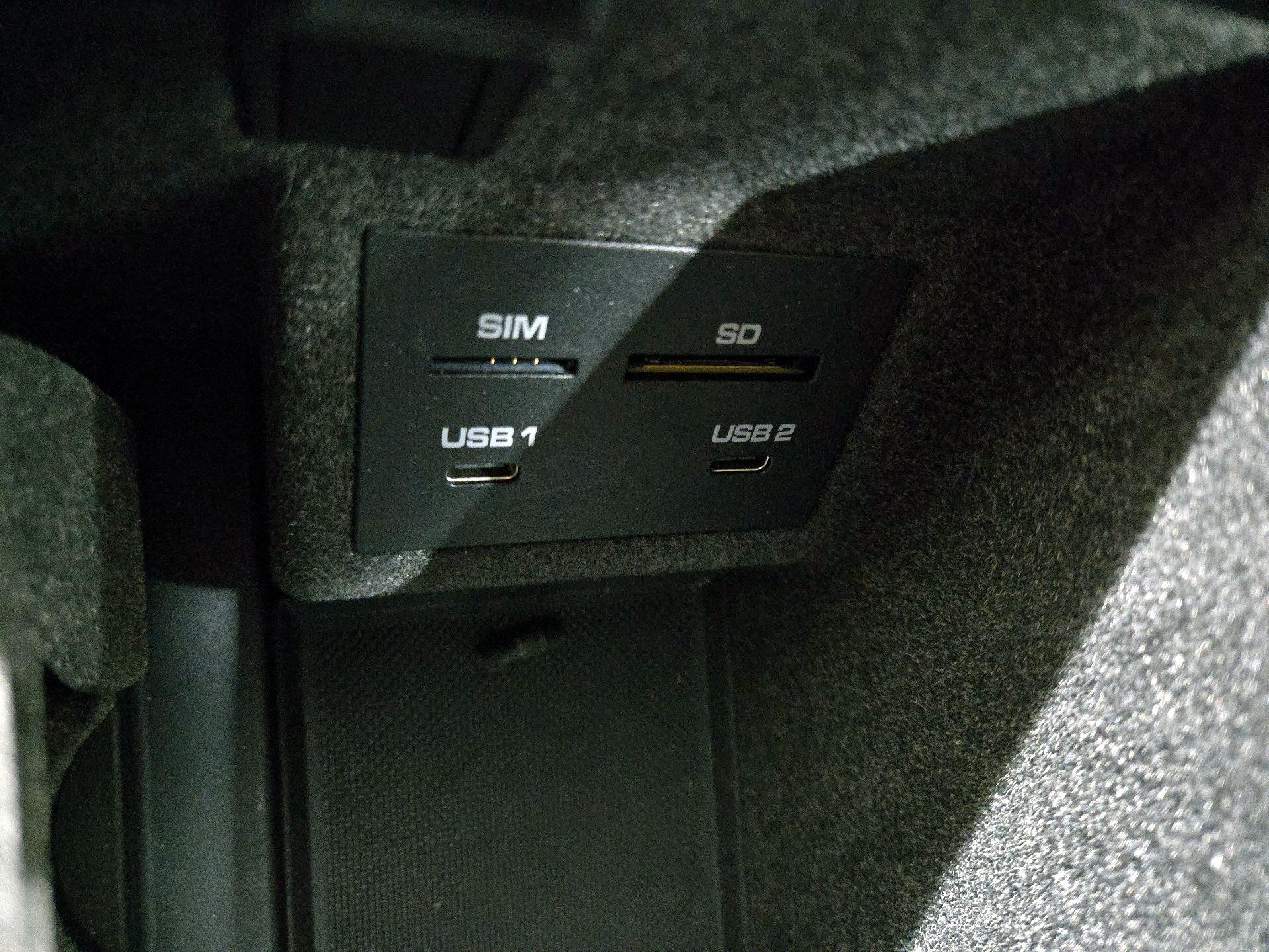 Thumbnail: 2021 Porsche Macan - 19