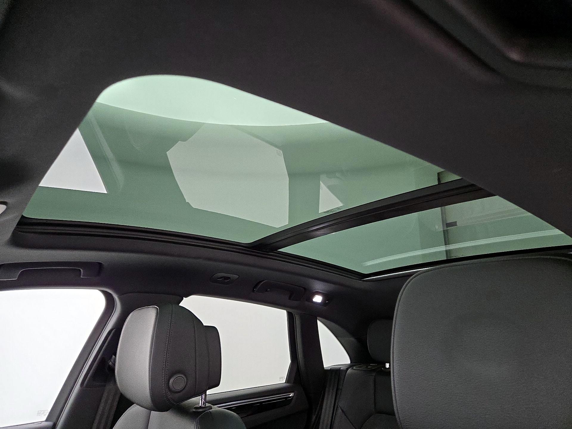 Thumbnail: 2021 Porsche Macan - 20