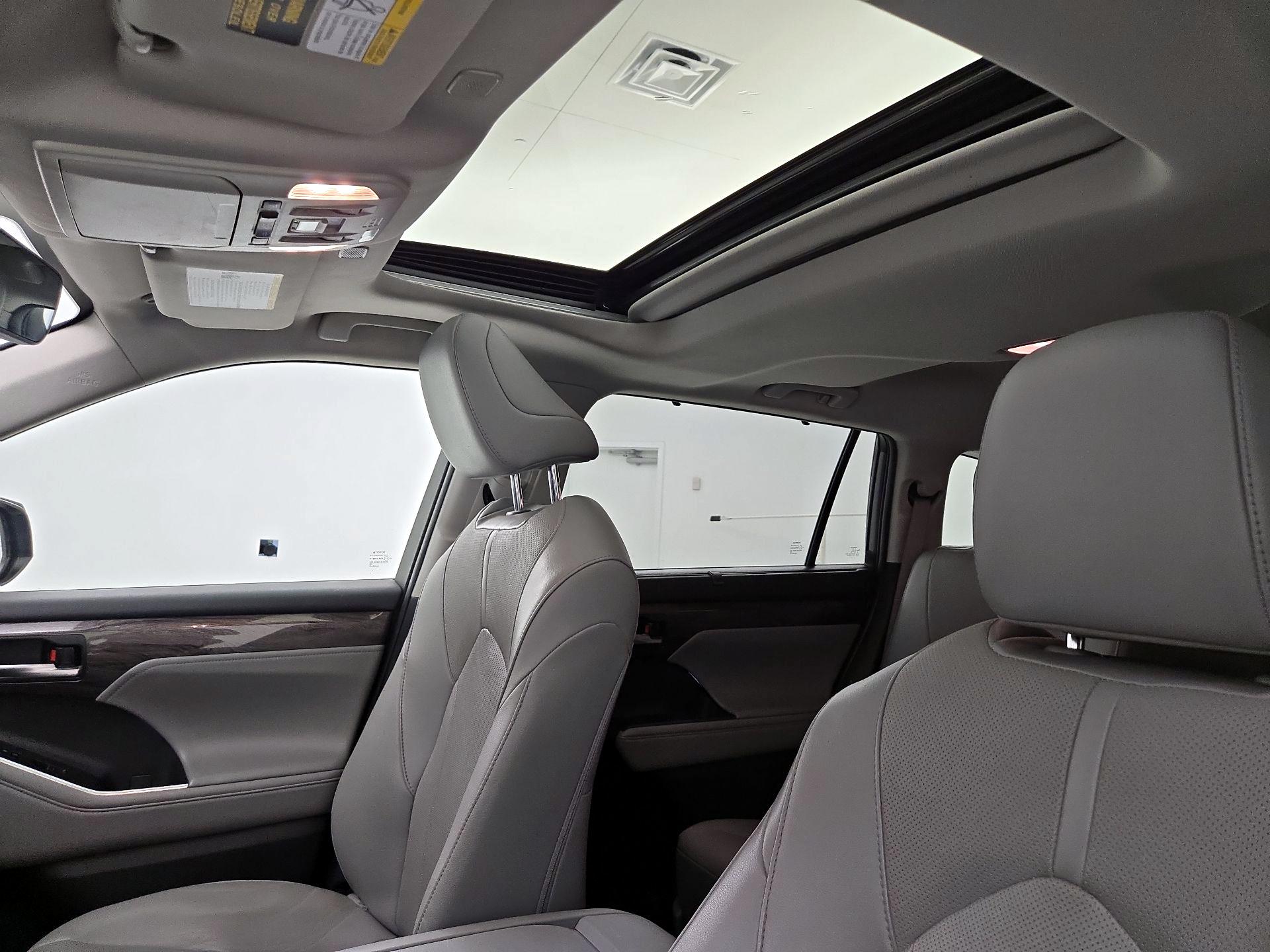 Thumbnail: 2023 Toyota Highlander - 19