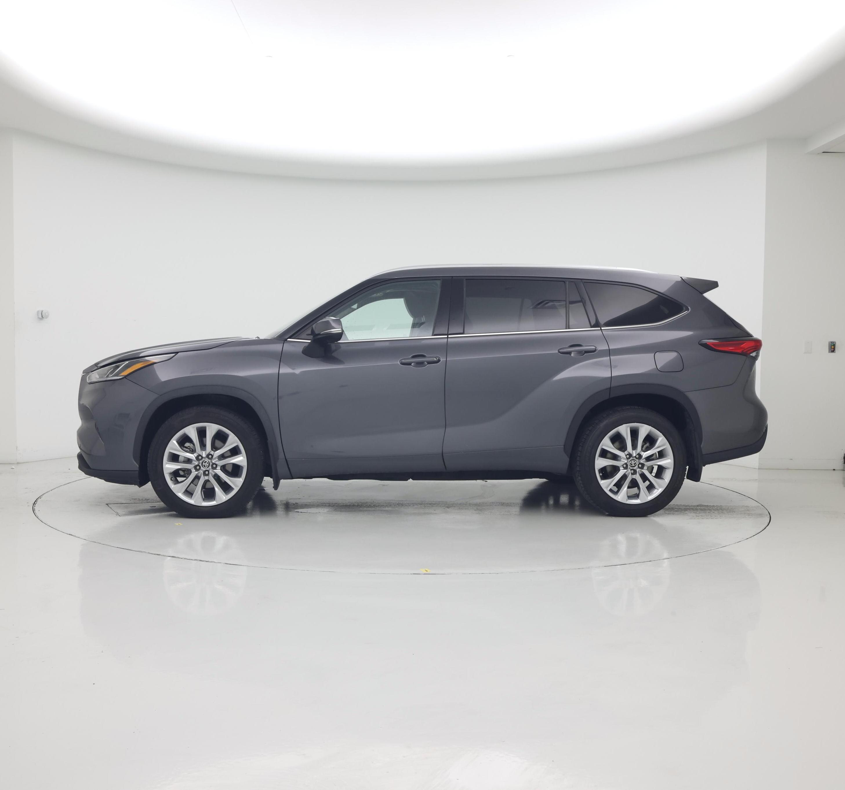 Thumbnail: 2023 Toyota Highlander - 3