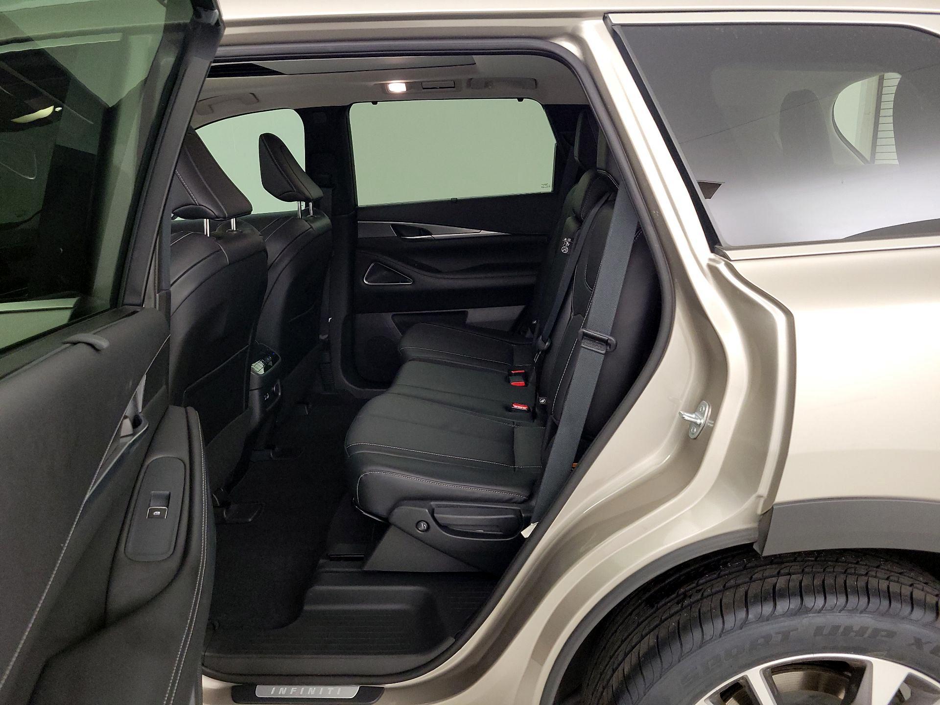 Thumbnail: 2023 INFINITI QX60 - 20