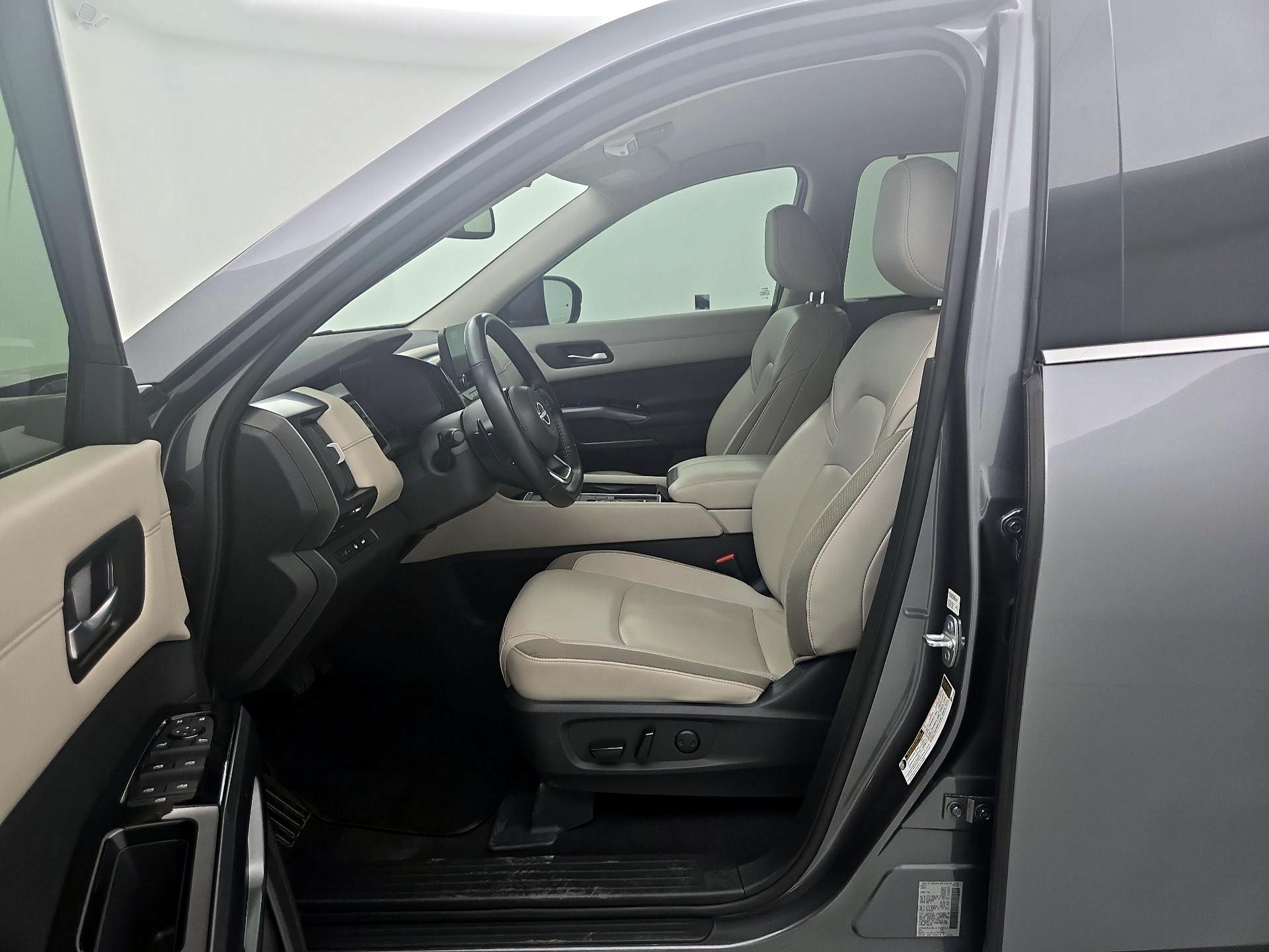 Thumbnail: 2022 Nissan Pathfinder - 11