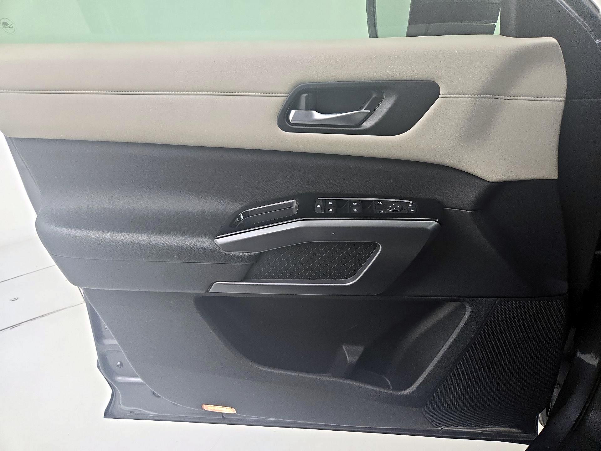 Thumbnail: 2022 Nissan Pathfinder - 12