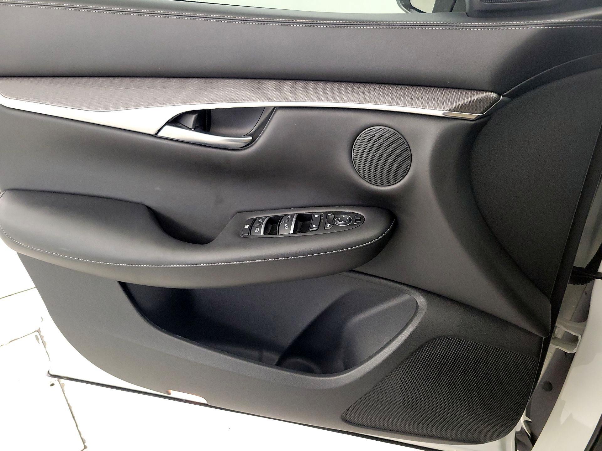 Thumbnail: 2022 INFINITI QX50 - 12