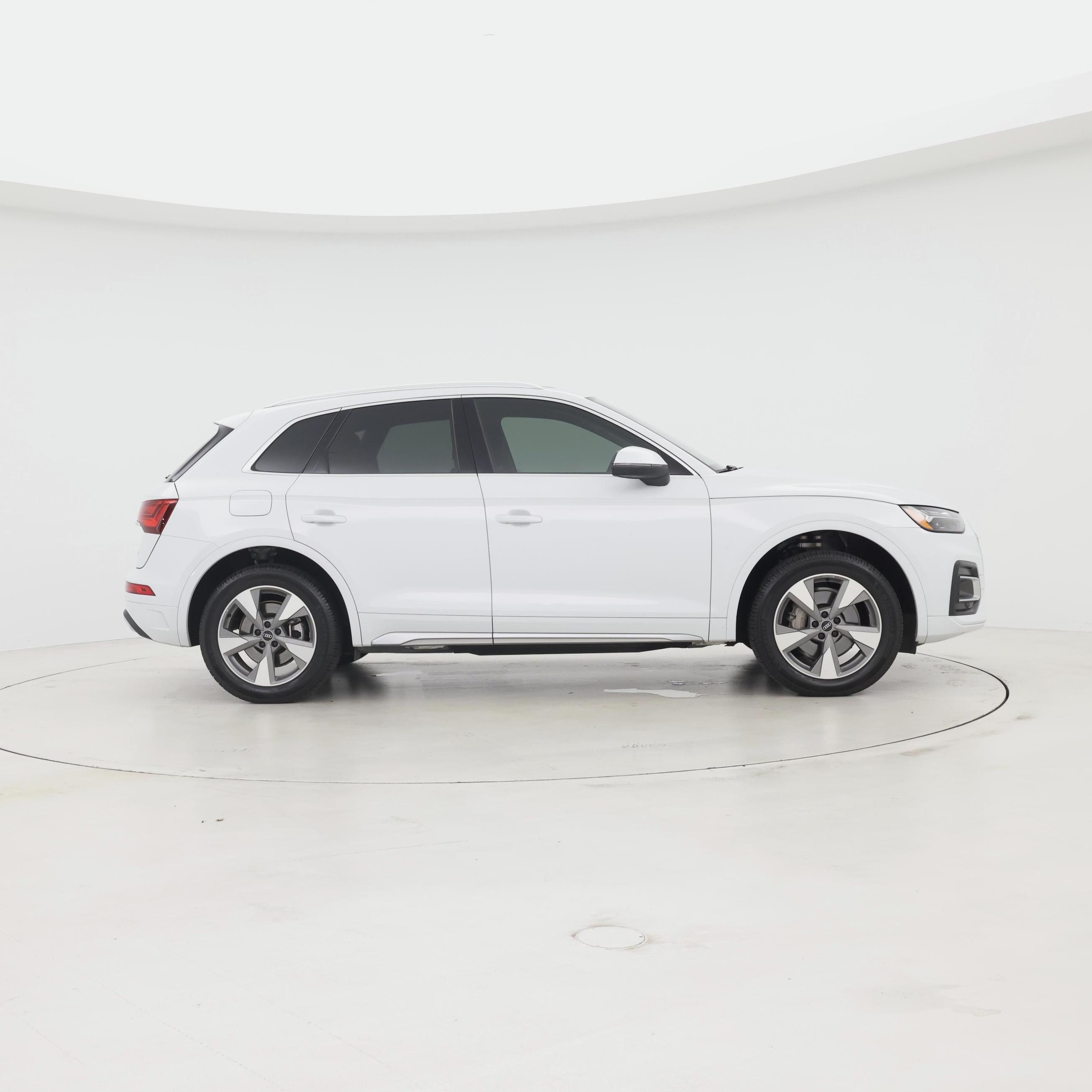 Thumbnail: 2023 Audi Q5 - 7