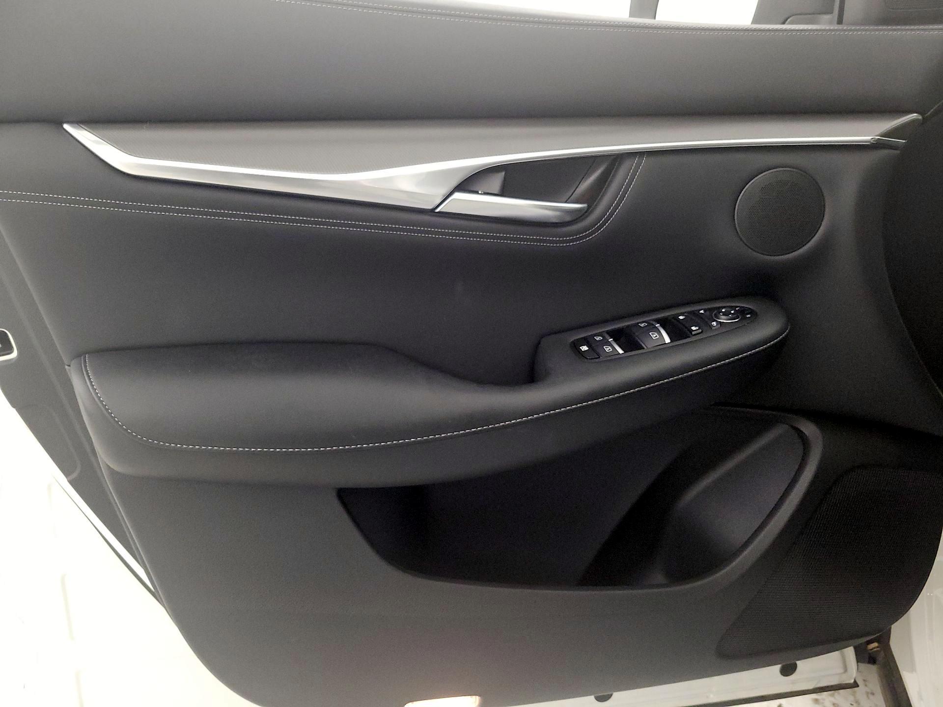 Thumbnail: 2023 INFINITI QX55 - 12