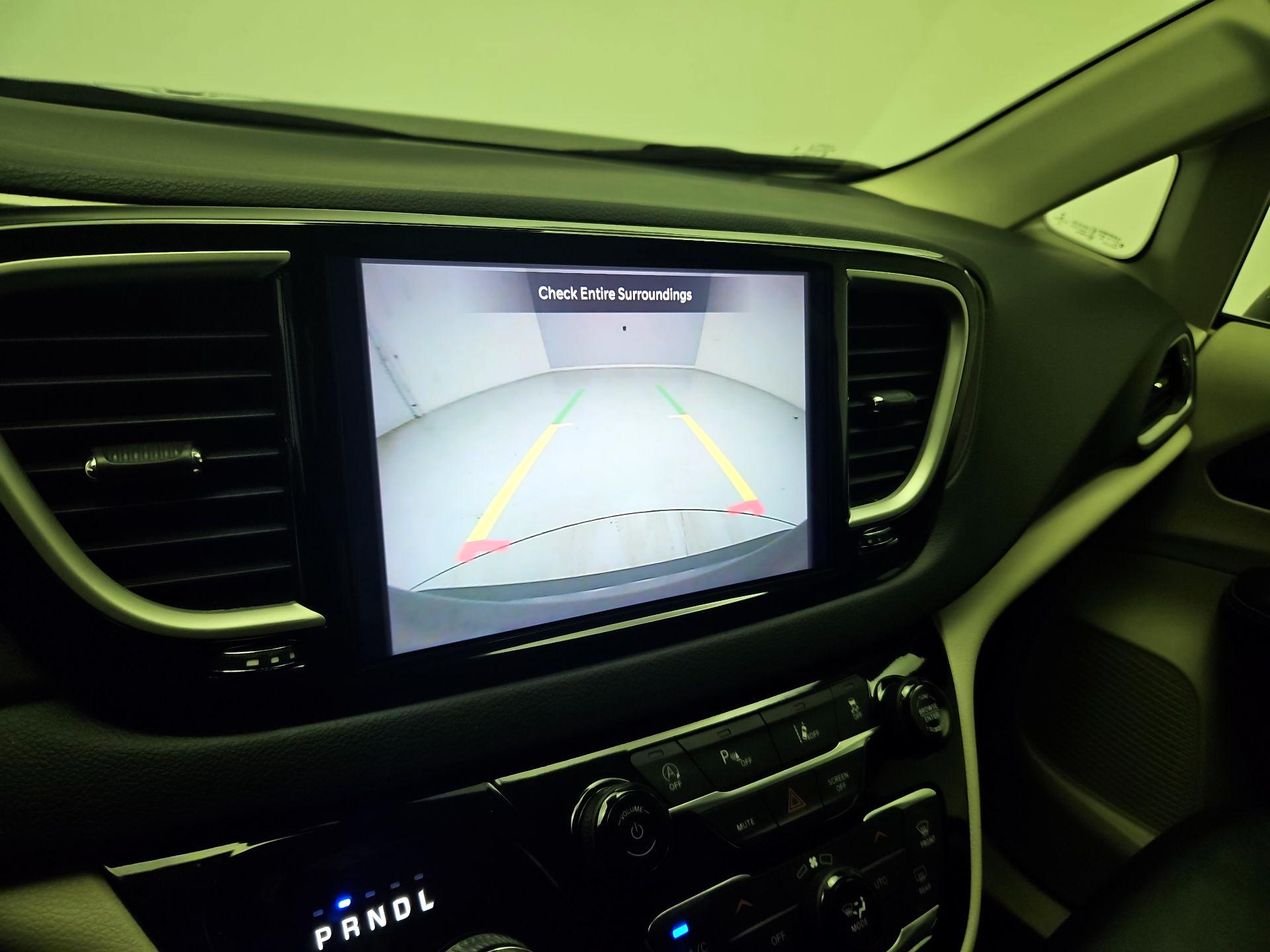 Thumbnail: 2023 Chrysler Pacifica - 14