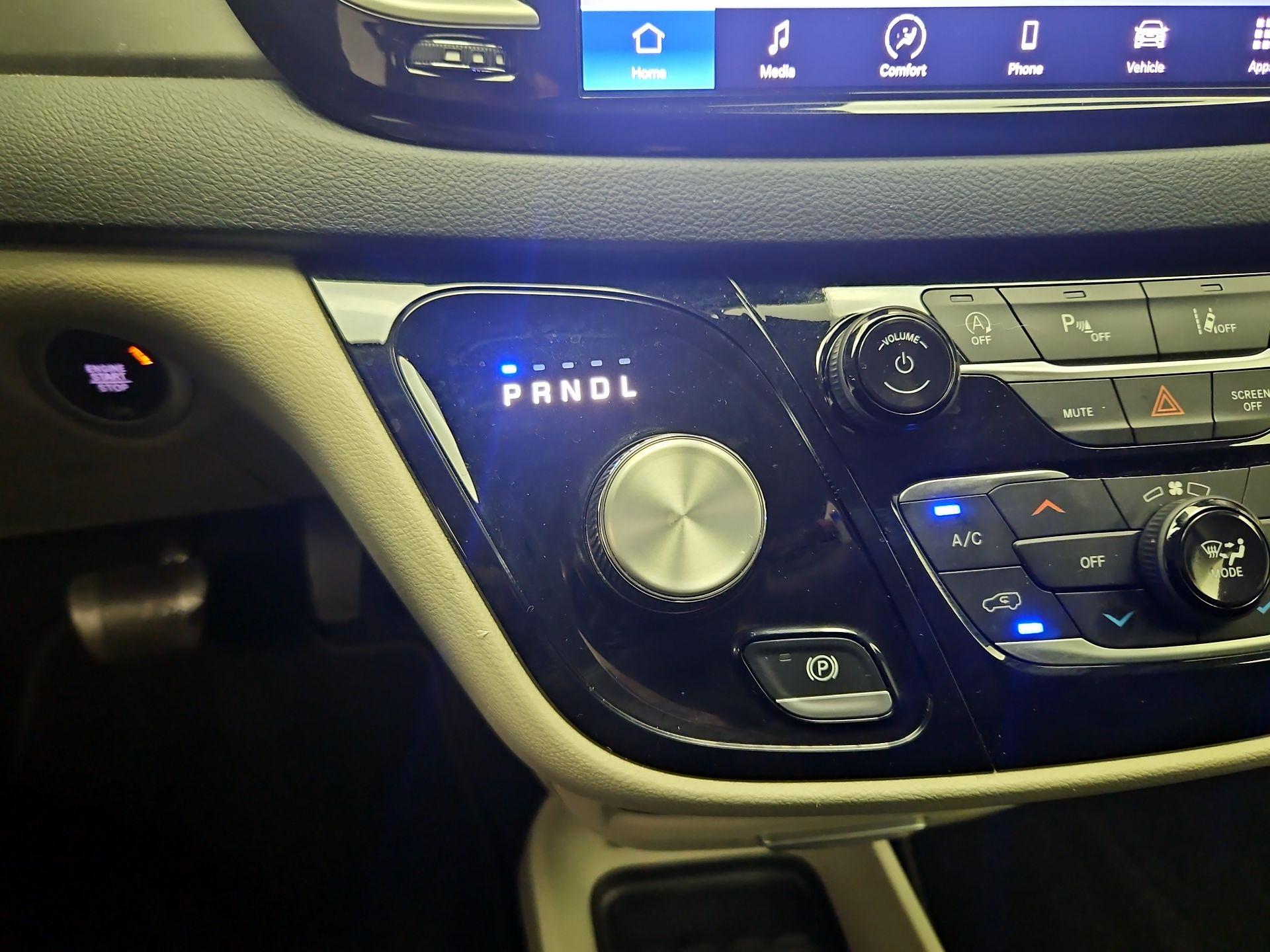 Thumbnail: 2023 Chrysler Pacifica - 17