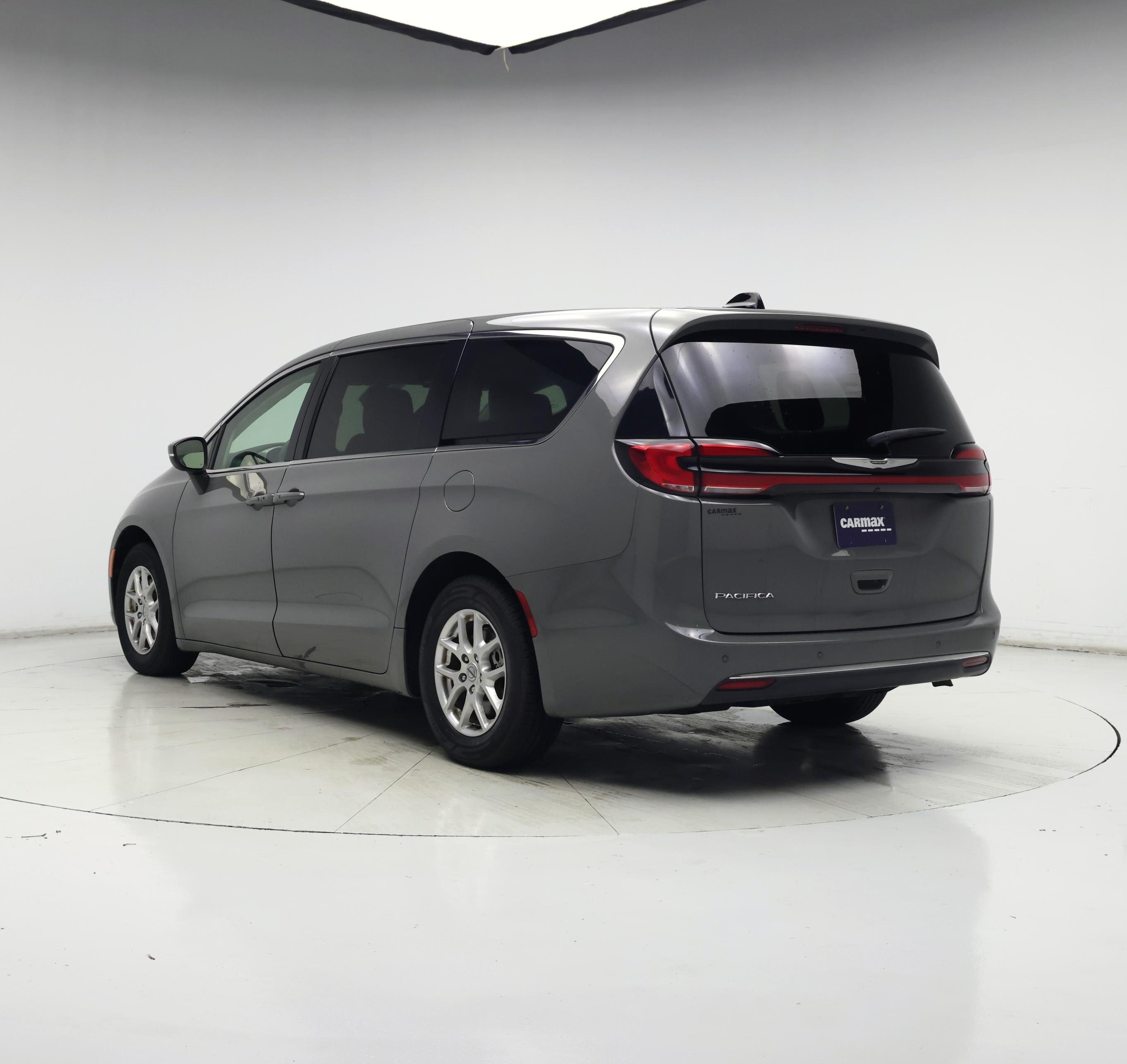 Thumbnail: 2023 Chrysler Pacifica - 2