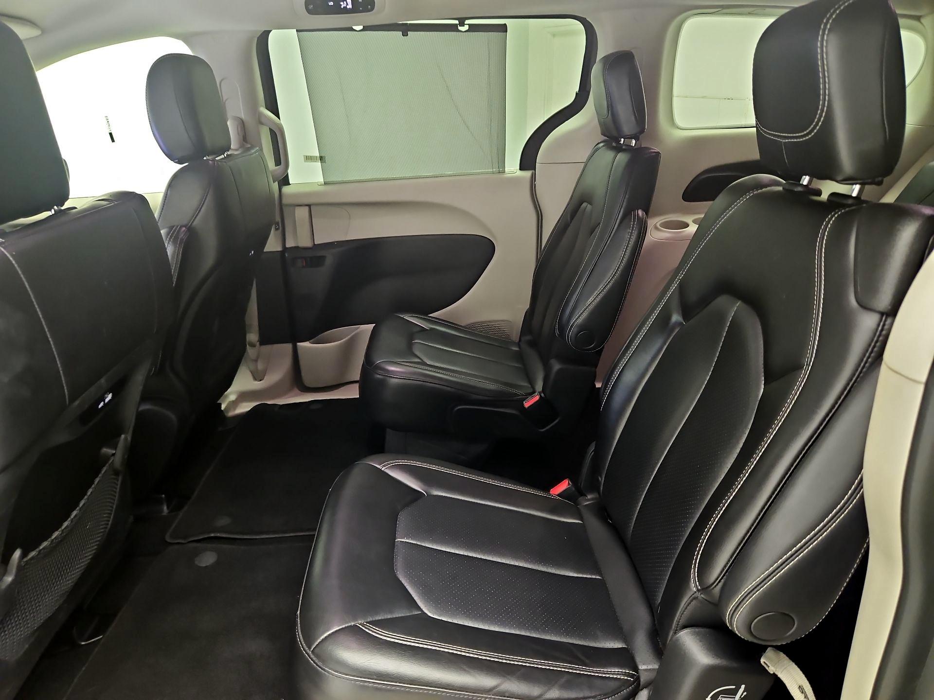 Thumbnail: 2023 Chrysler Pacifica - 19